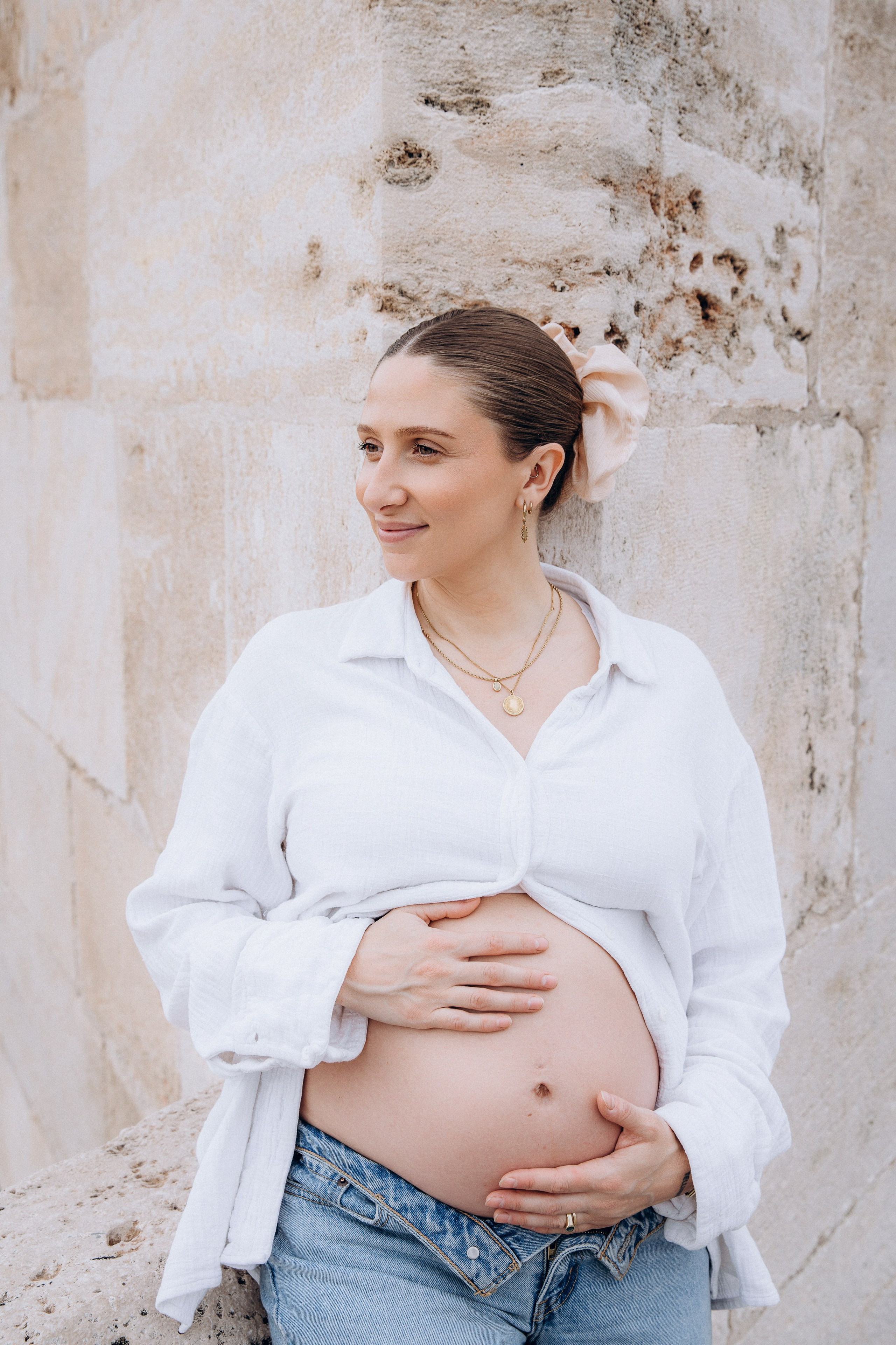 Hermosa Fotografía de Embarazo por Julia Gnatenko | Sesiones de Maternidad en Valencia, Alicante, Barcelona. Julia Gnatenko — Fotógrafa en Valencia, Alicante, Barcelona, España y Europa