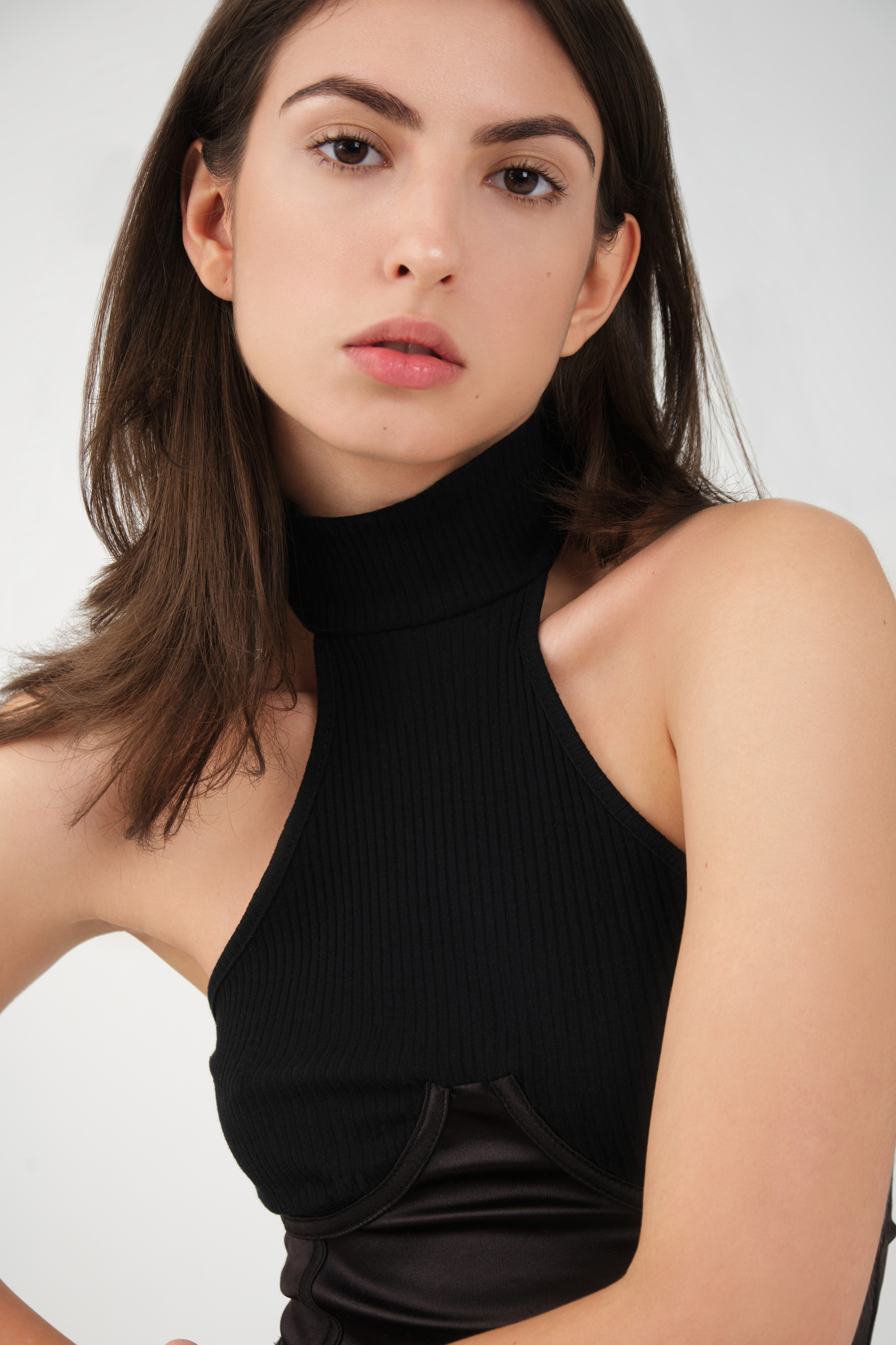 Juli E-Comm. Commercial fashion photographer based in Turkey and Europe