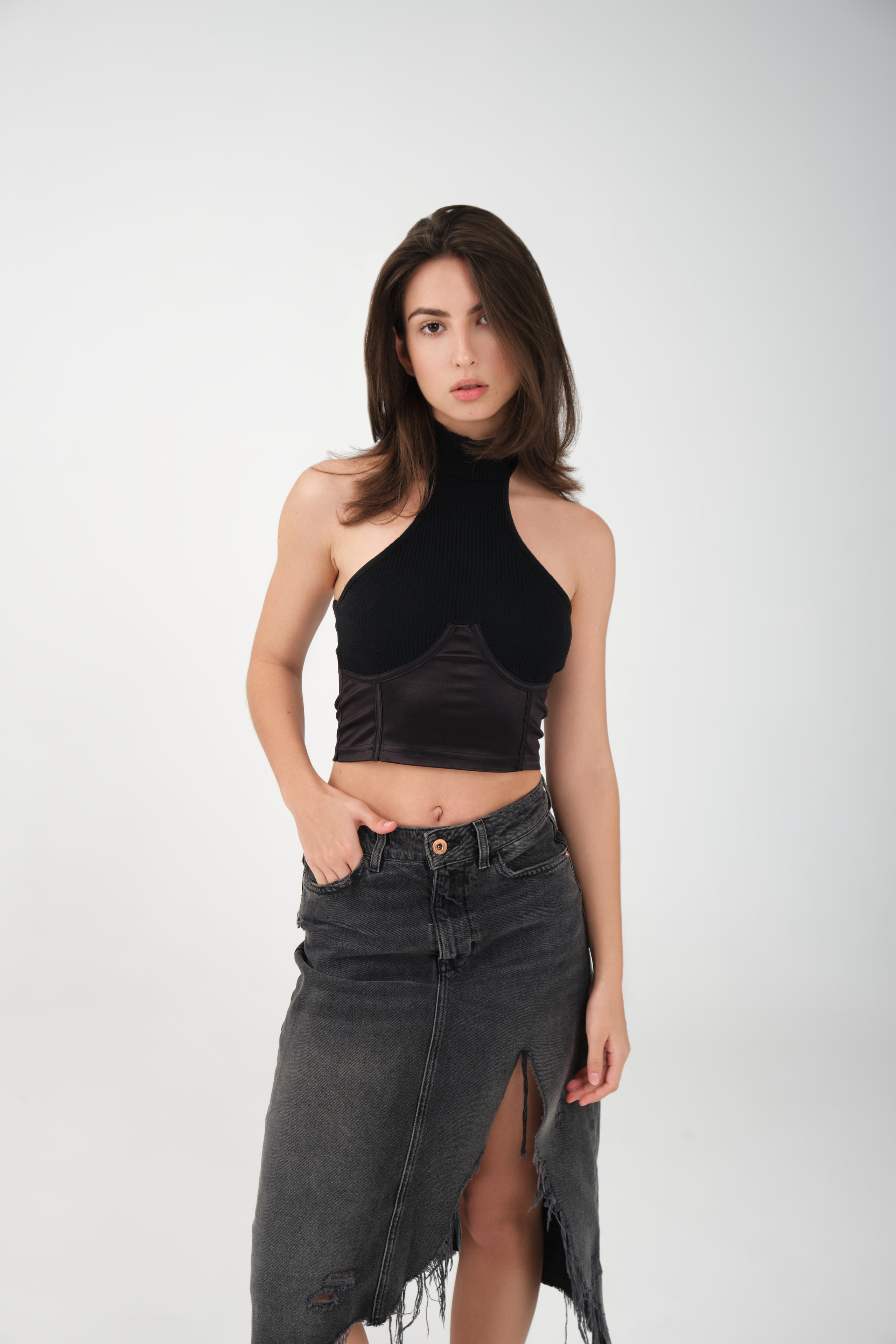 Juli E-Comm. Commercial fashion photographer based in Turkey and Europe