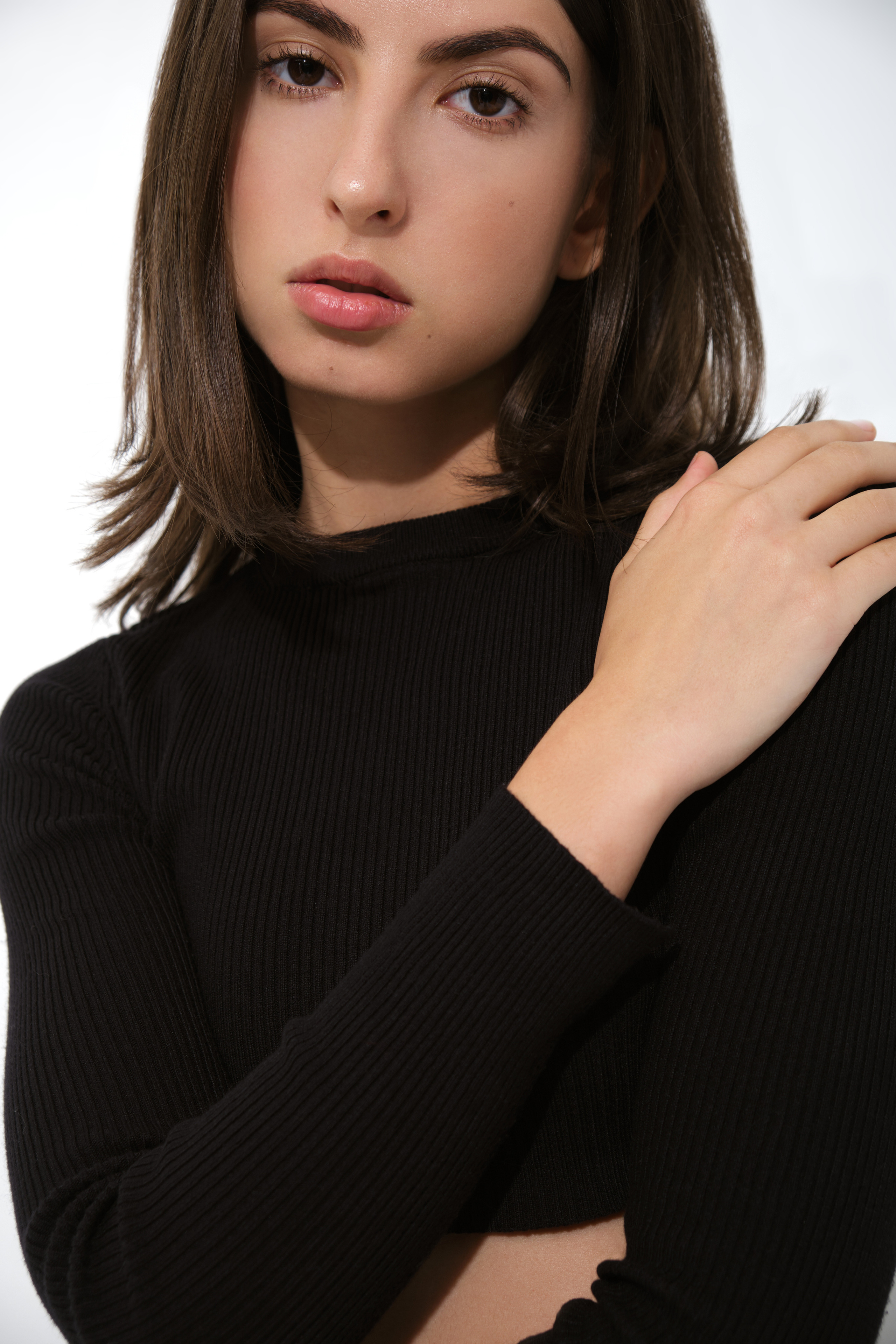 Juli E-Comm. Commercial fashion photographer based in Turkey and Europe