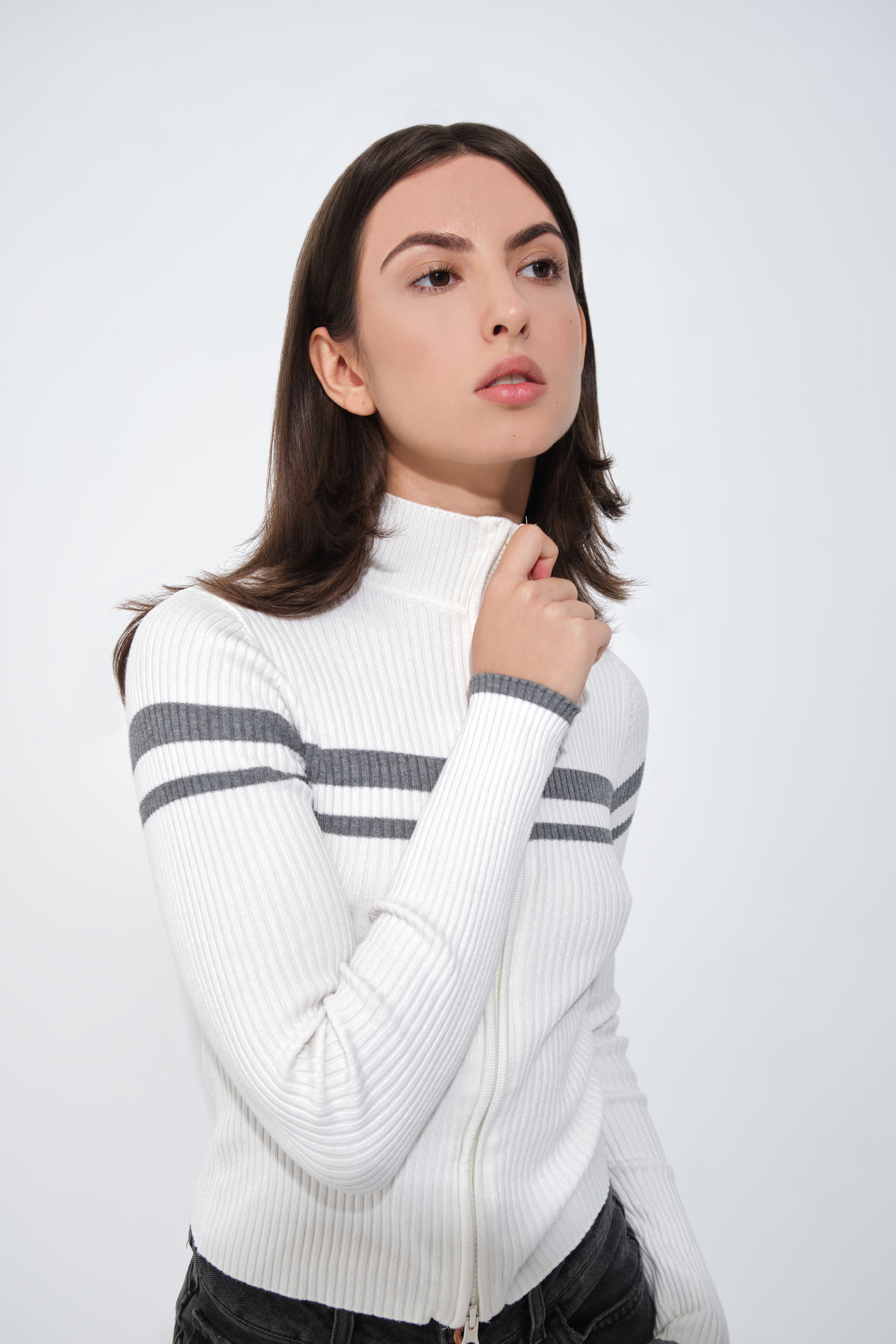 Juli E-Comm. Commercial fashion photographer based in Turkey and Europe