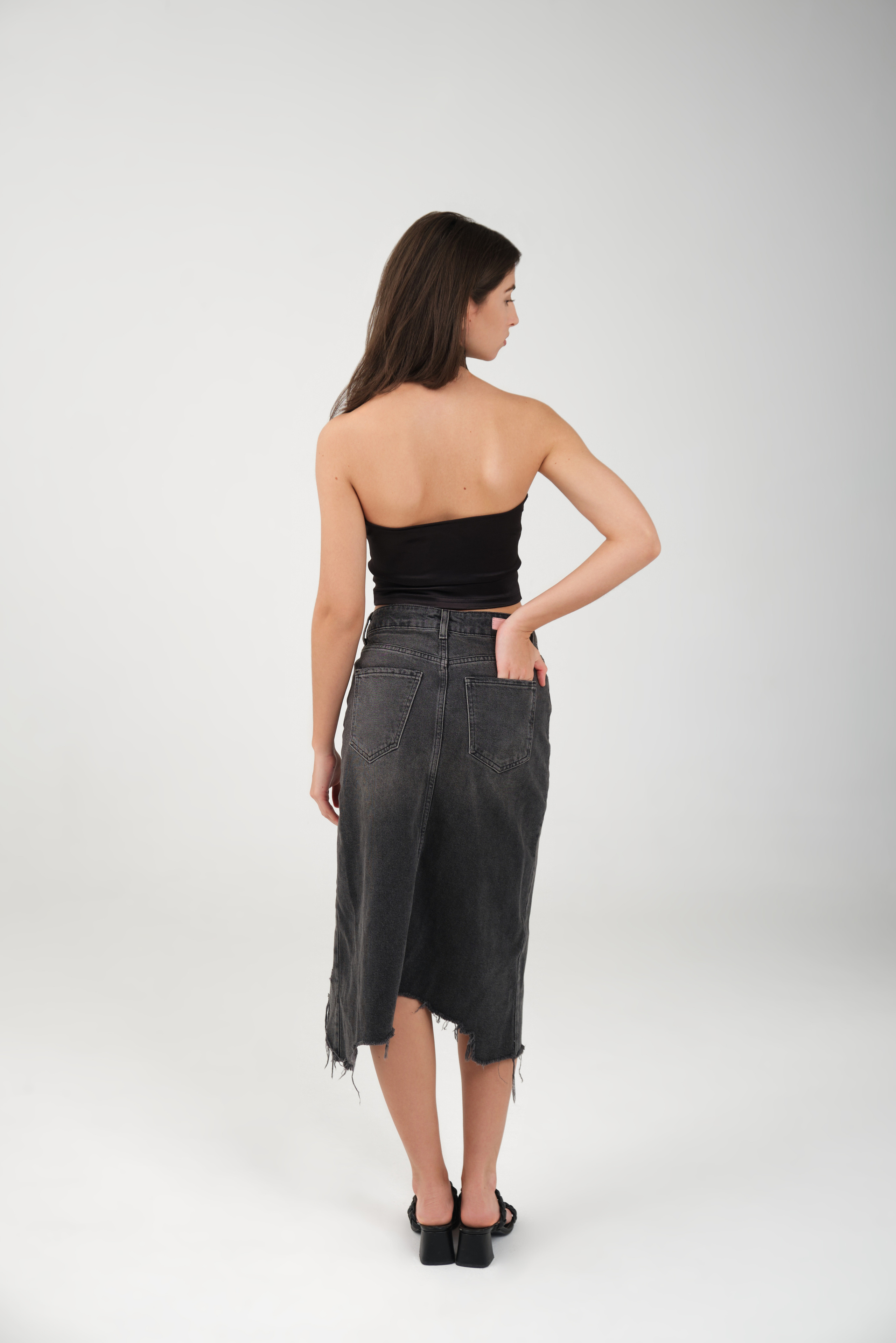 Juli E-Comm. Commercial fashion photographer based in Turkey and Europe