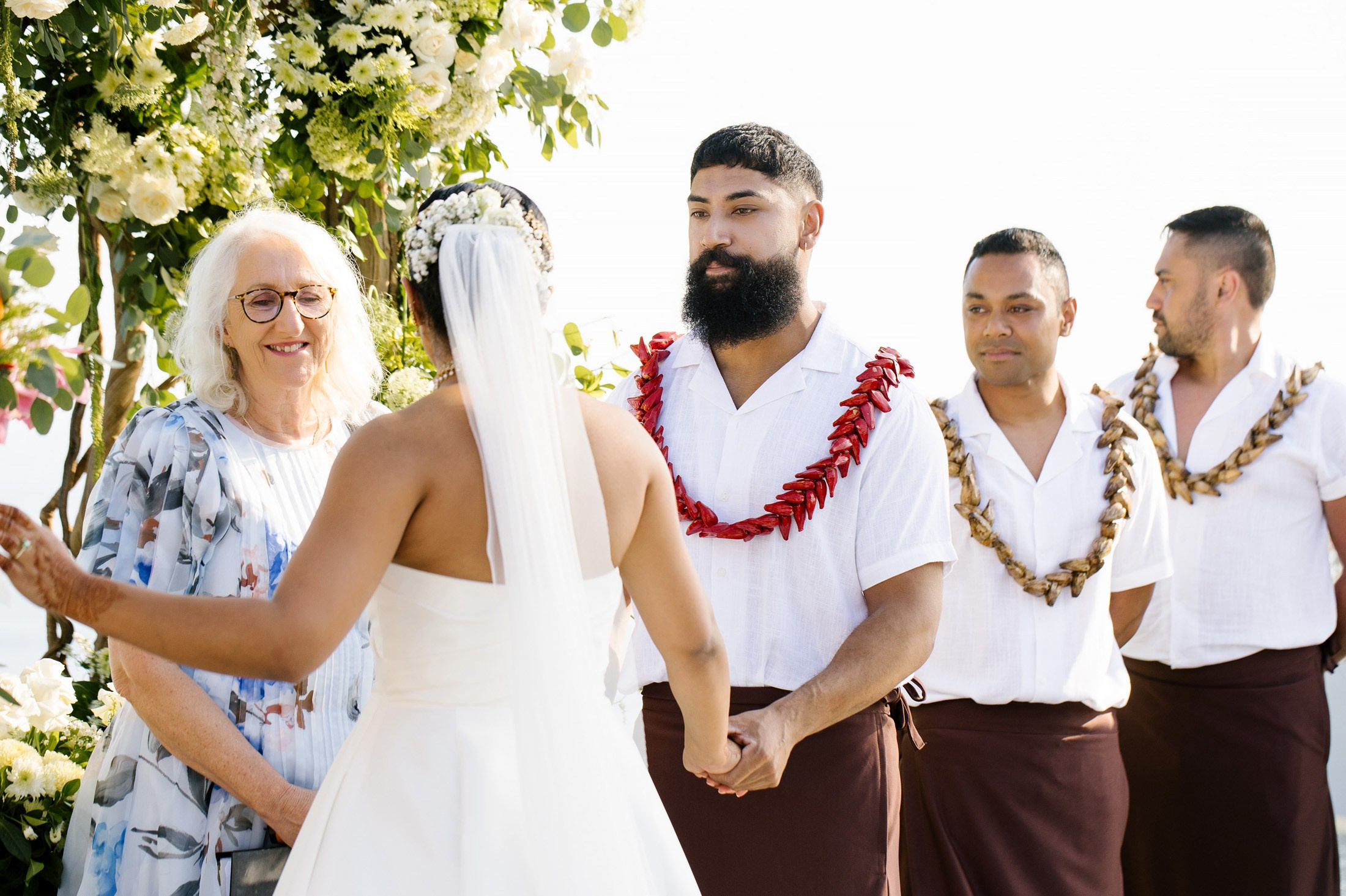 Big funny wedding with guests in paradise Bali island. Get.it.feel — Aesthetic Photography and Videography