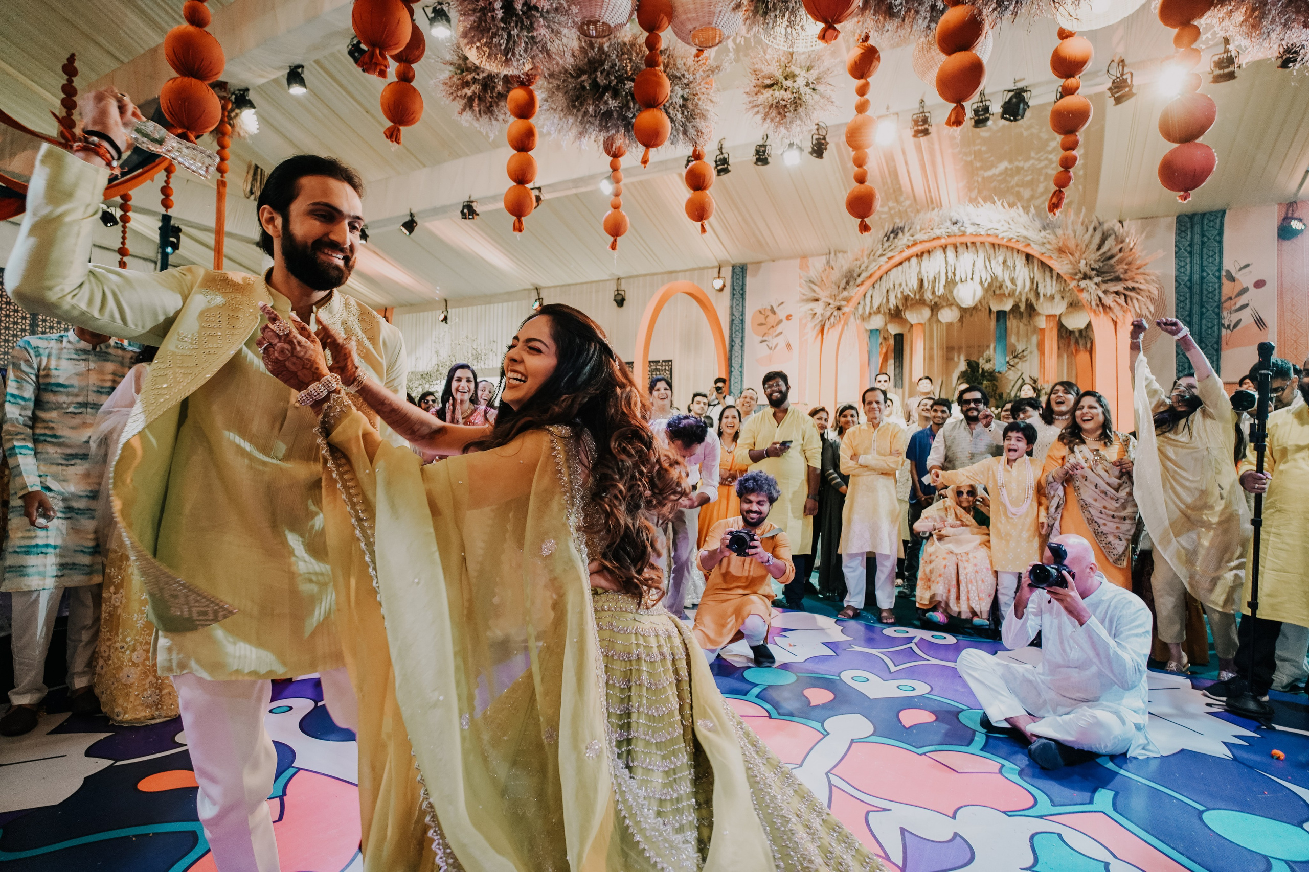 HALDI & MEHANDI. Wedding photographer Stalen Robert