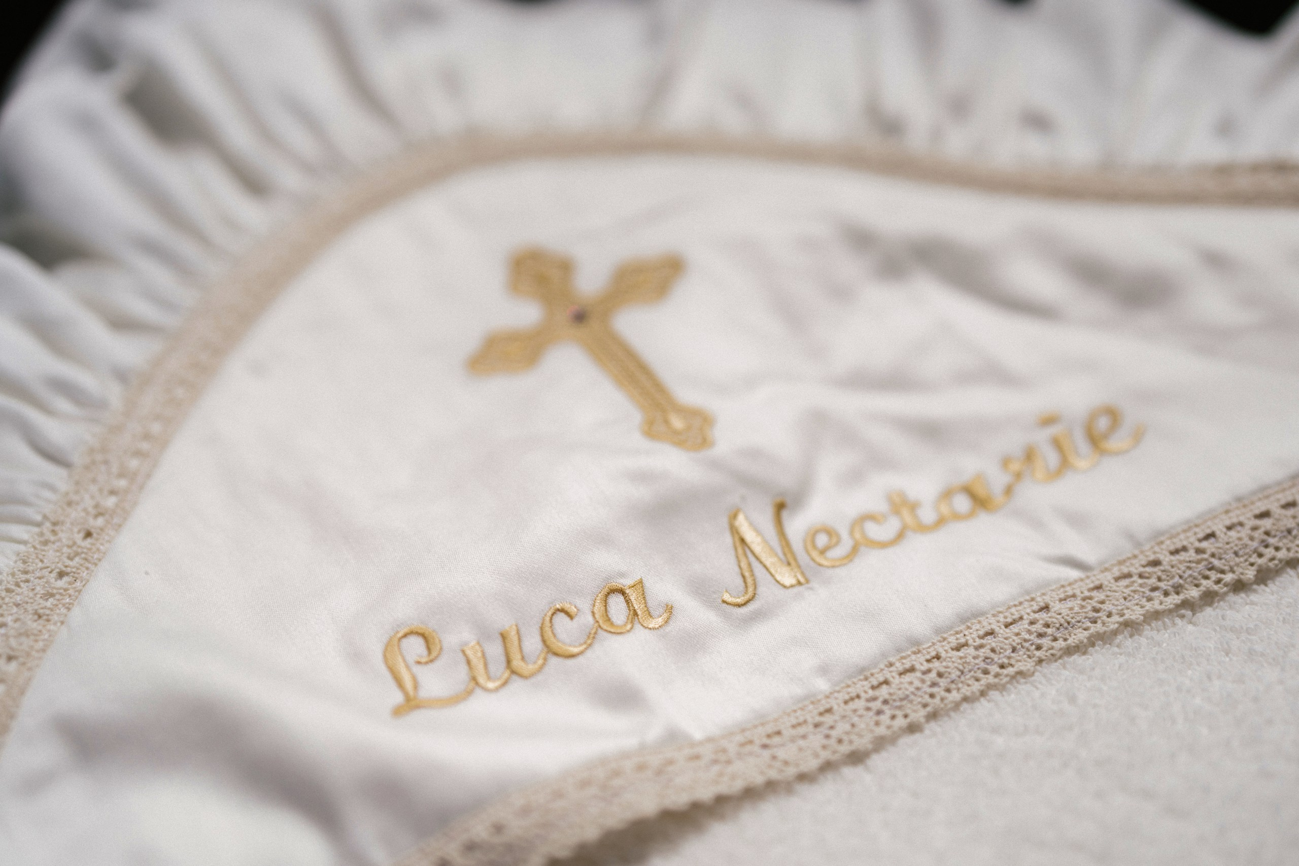 botez Luca Nectarie 22 februarie 2026 fotograf profesionist	•	fotograf botez Botoșani Luca Nectarie biserică	•	părinți Răzvan și Ramona botez copil emoții familie	•	nași Marin și Rodica botez copil fotografie profesională	•	detalii botez lumânare cristelniță biserică România	•	copil Luca Nectarie în brațe la botez moment emoționant	•	familie fericită la botez copil fotograf Alin Chirilă	•	fotografie botez naturală lumină caldă biserică	•	portret copil botez Luca Nectarie fotograf profesionist	•	momente autentice botez România familie și nași	•	slujbă botez copil imagini emoționante biserică	•	fotograf botez Iași și Botoșani Alin Chirilă - nunta--fotograf-profesionist-botosani  - fotografie-nunta-romantica - imagini-nunta-in-natura-alin-chirila-fotograf  - fotografii-cuplu-indragostit-nunta-botosani  - sedinta-foto-miri-andrei-iustina-alinofotostudio  - amintiri-din-nunta-realizate-de-fotograf-profesionist  - povestea-nuntii-andrei-si-iustina-in-imagini-alinofotostudio-fotograf evenimente- evenimente Botoșani -fotograf Suceava - fotograf Iași- servicii foto. servicii foto Botoșani. servicii foto video Botoșani. otograf-nunta-botosani-fotograf nunta. fotograf evenimente. fotograf nunta Botoșani. Alin chirila. Alin chirila fotograf. Alinofotostudio.- servicii foto. servicii foto Botoșani. servicii foto video Botoșani. fotograf nunta. fotograf evenimente. fotograf nunta Botoșani. Alin chirila. Alin chirila fotograf. Alinofotostudio.fotograf stare civilă,poze stare civilă,album foto stare civilă,servicii foto suceava,fotograf evenimente suceava,fotograf nuntă suceava,poze cununie civilă,ședință foto stare civilă,sesiune foto suceava,fotograf profesionist suceava,fotograf botosani,stare civila botosani,alinofotostudio,alin chirila fotograf.servicii foto. servicii foto Botoșani. servicii foto video Botoșani. fotograf nunta. fotograf evenimente. fotograf nunta Botoșani. Alin chirila. Alin chirila fotograf. Alinofotostudio.fotograf stare civilă,poze stare civilă,album foto stare civilă,servicii foto suceava,fotograf evenimente suceava,fotograf nuntă suceava,poze cununie civilă,ședință foto stare civilă,sesiune foto suceava,fotograf profesionist suceava,fotograf botosani,stare civila povestitor prin fotografiebotosani,alinofotostudio,alin chirila fotograf,servicii foto. servicii foto Botoșani. servicii foto video Botoșani. fotograf nunta. fotograf evenimente. fotograf nunta Botoșani. Alin chirila. Alin chirila fotograf. Alinofotostudio.fotograf stare civilă,poze stare civilă,album foto stare civilă,servicii foto suceava,fotograf evenimente suceava,fotograf nuntă suceava,poze cununie civilă,ședință foto stare civilă,sesiune foto suceava,fotograf profesionist suceava,fotograf botosani,stare civila botosani,alinofotostudio,alin chirila fotograf,cununie religioasă botoșani,andreea și neculai,capela militară botoșani,foto conacul zăicești,fotograf nuntă botoșani,fotograf cununie religioasă,foto evenimente botoșani,poze cununie capela militară,ședință foto zăicești,fotograf profesionist botoșaniMire și mireasă – Sergiu & Liliana – ziua nunții, 2024  - Emoții în ziua nunții – Sergiu și Liliana  - Dansul mirilor – fotografie artistică nuntă 2024  - Sedinta foto romantică în natură – Sergiu & Liliana  - Rochia de mireasă și detalii de nuntă elegan-Album de cununie civilă Florin și Anda – Fotografii profesionale realizate de Alin Chirilă în Botoșani -fotograf prin fotografie-Ședință foto Trash the Dress pe muntele Rarău cu Iulian și Iuliana – fotografie de cuplu, natură montană, emoție autentică surprinsă de Alin Chirilă, povestitor prin fotografie.- "Iulian și Iuliana pe crestele Rarăului – fotografie Trash the Dress în natură"  - "Cuplu îmbrățișat la apus pe muntele Rarău – ședință foto după nuntă"  - "Rochie de mireasă în vânt pe munte – Trash the Dress Rarău-1. Iulian și Iuliana pe muntele Rarău – ședință foto Trash the Dress în natură, cu peisaj montan spectaculos  2. Cuplu în îmbrățișare pe Rarău – emoție autentică surprinsă după nuntă  3. Rochie de mireasă în bătaia vântului – fotografie artistică Trash the Dress în munți  4. Mire și mireasă privind spre orizont – dragoste și libertate pe muntele Rarău  5. Iuliana zâmbind în rochia de mireasă – portret în natură, Trash the Dress  6. Iulian ținându-și mireasa de mână – ședință foto romantică pe munte  7. Detaliu cu rochia pe stâncă – estetică naturală Trash the Dress Rarău  8. Cuplu în mers pe poteca Rarăului – fotografie simbolică de după nuntă  9. Apus de soare pe Rarău în spatele mirilor – imagine de poveste Trash the Dress  10. Iulian și Iuliana râzând împreună – momente autentice surprinse de Alin Chirilă, povestitor prin fotografie-fotograf-nunta-cerbu-botosan trash-the-dress-botosani Alin Chirilă Fotograf – fotograf de nuntă Botoșani-fotograf nuntă Botoșani-fotograf nuntă Cerbu Botoșani-fotograf profesionist nuntă Botoșani-fotografie de nuntă Botoșani-fotograf evenimente Botoșani-fotograf nuntă Moldova-fotograf trash the dress Botoșani	- fotograf pregătirea mirilor Botoșani	-fotograf ceremonie religioasă nuntă-fotograf petrecere nuntă Botoșani- fotograf nuntă Botoșani pregătirea mirelui- pregătirea mirelui fotografie nuntă Cerbu Botoșani-fotograf nuntă Botoșani pregătirea miresei -mireasă pregătiri nuntă Cerbu Botoșani-fotograf nuntă Botoșani nașii mirilor-ceremonie religioasă nuntă Cerbu Botoșani-fotograf nuntă Botoșani ceremonie religioasă biserică-petrecere nuntă Cerbu Botoșani invitați dans-fotograf nuntă Botoșani petrecere restaurant-ședință foto trash the dress-fotograf trash the dress Botoșani ședință foto după nuntă-Fotograf nuntă Botoșani – galerie foto reală de la evenimente stare civilă Sebi și Claudia Copălău	•	cununie civilă Primăria Copălău Botoșani	•	miri emoționați la starea civilă	•	semnarea actelor cununie civilă	•	fotografii naturale stare civilă Botoșani	•	familie și prieteni la cununie civilă	•	cadre emoționale cununie civilă	•	fotograf profesionist Botoșani eveniment stare civilă Sebi și Claudia la Primăria Copălău Botoșani fotograf evenimente	•	fotograf cununie civilă Copălău Botoșani cadre naturale și emoționale	•	fotograf profesionist Botoșani stare civilă Sebi și Claudia	•	momente autentice cununie civilă Copălău fotograf Alin Chirilă	•	fotografii emoționale stare civilă în județul Botoșani