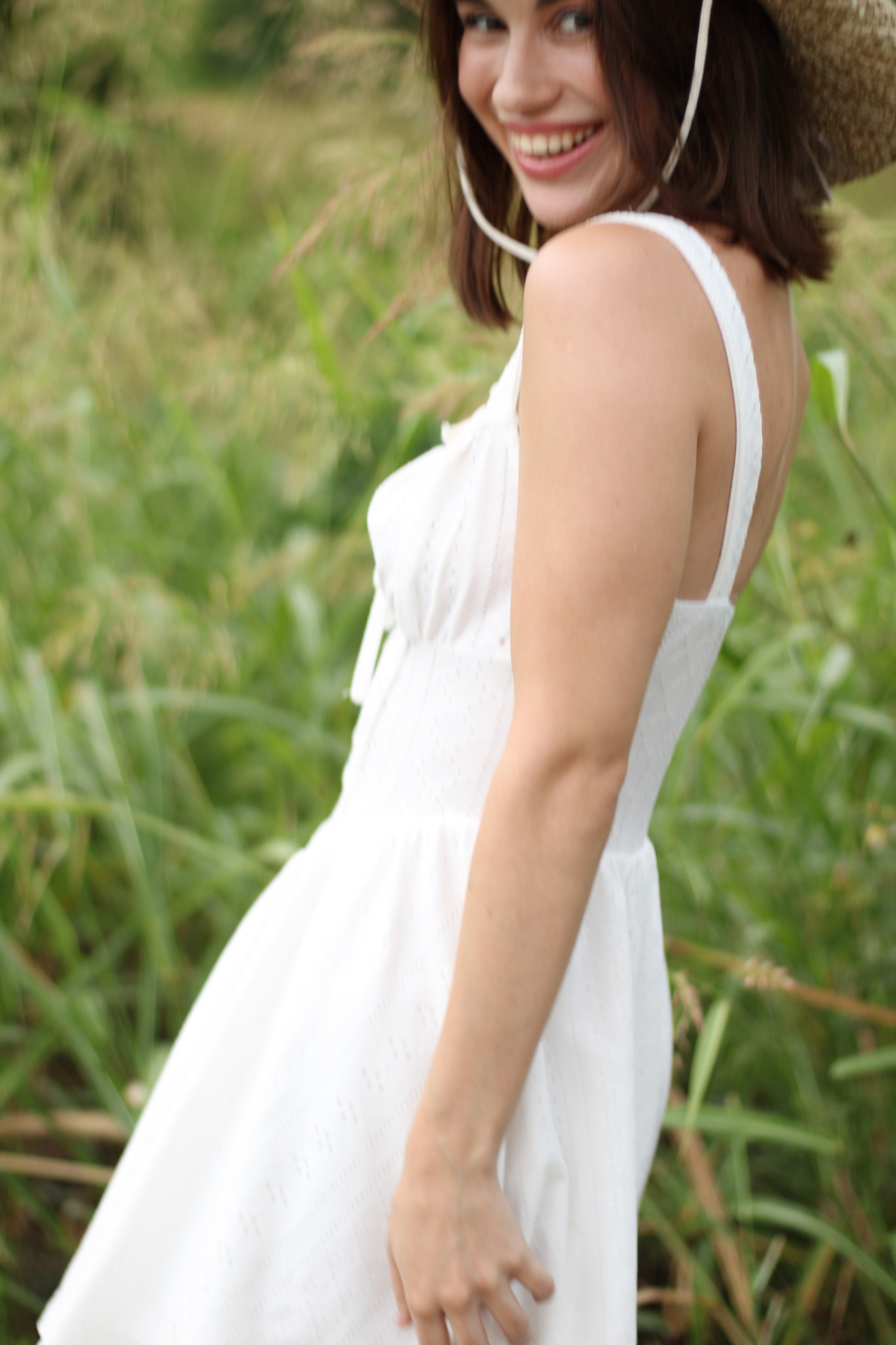 Countryside cowgirl-style portrait photoshoot. Lana Petrychenko — Portrait & Family Photographer. Valencia, Spain
