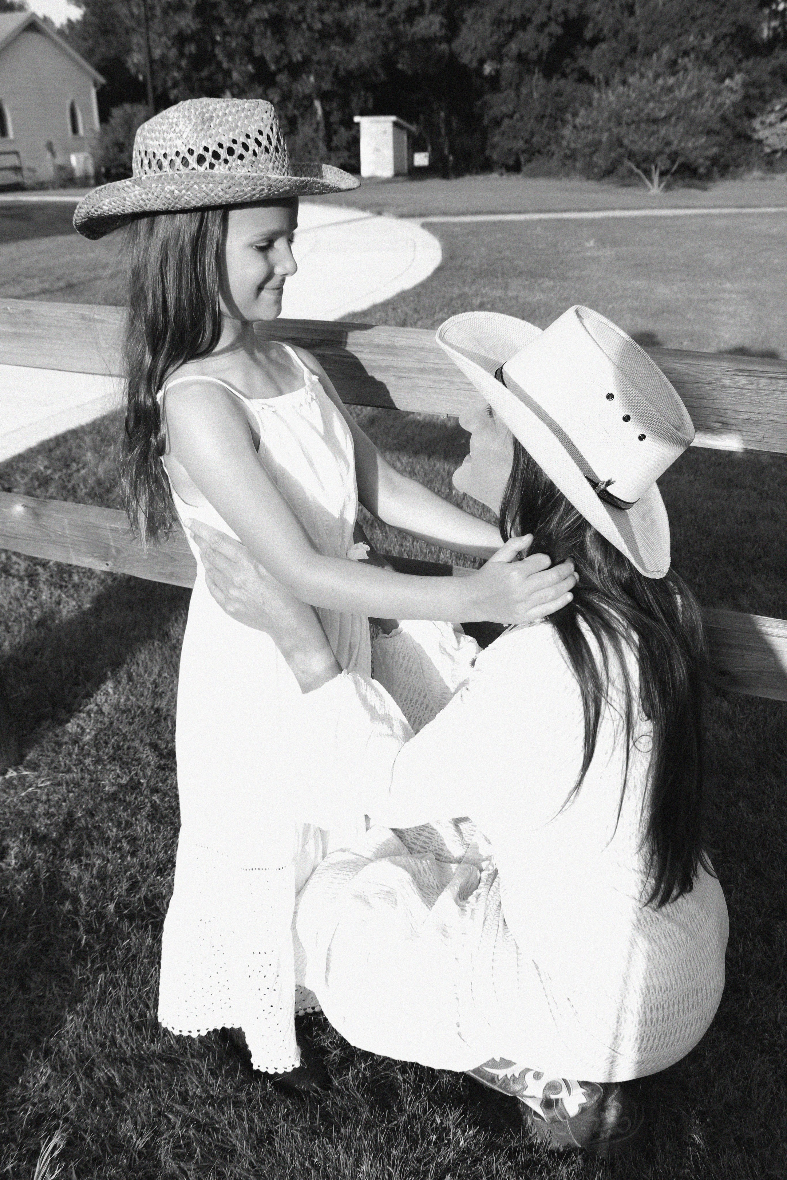 Texas Countryside Family Photoshoot in Cowboy Style. Lana Petrychenko — Portrait & Family Photographer. Valencia, Spain