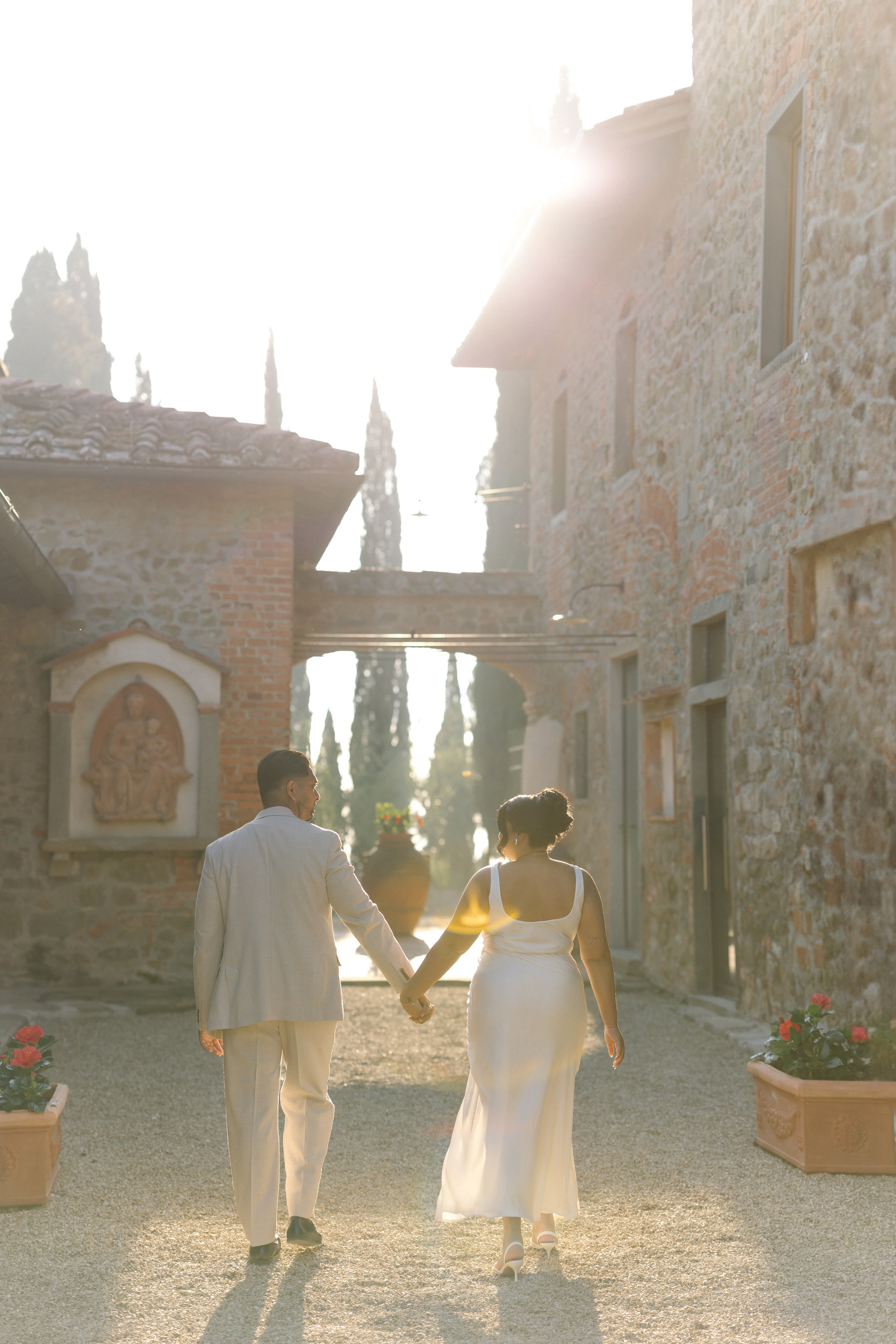 Pre-wedding in Tuscany. Wedding photographer Italy
