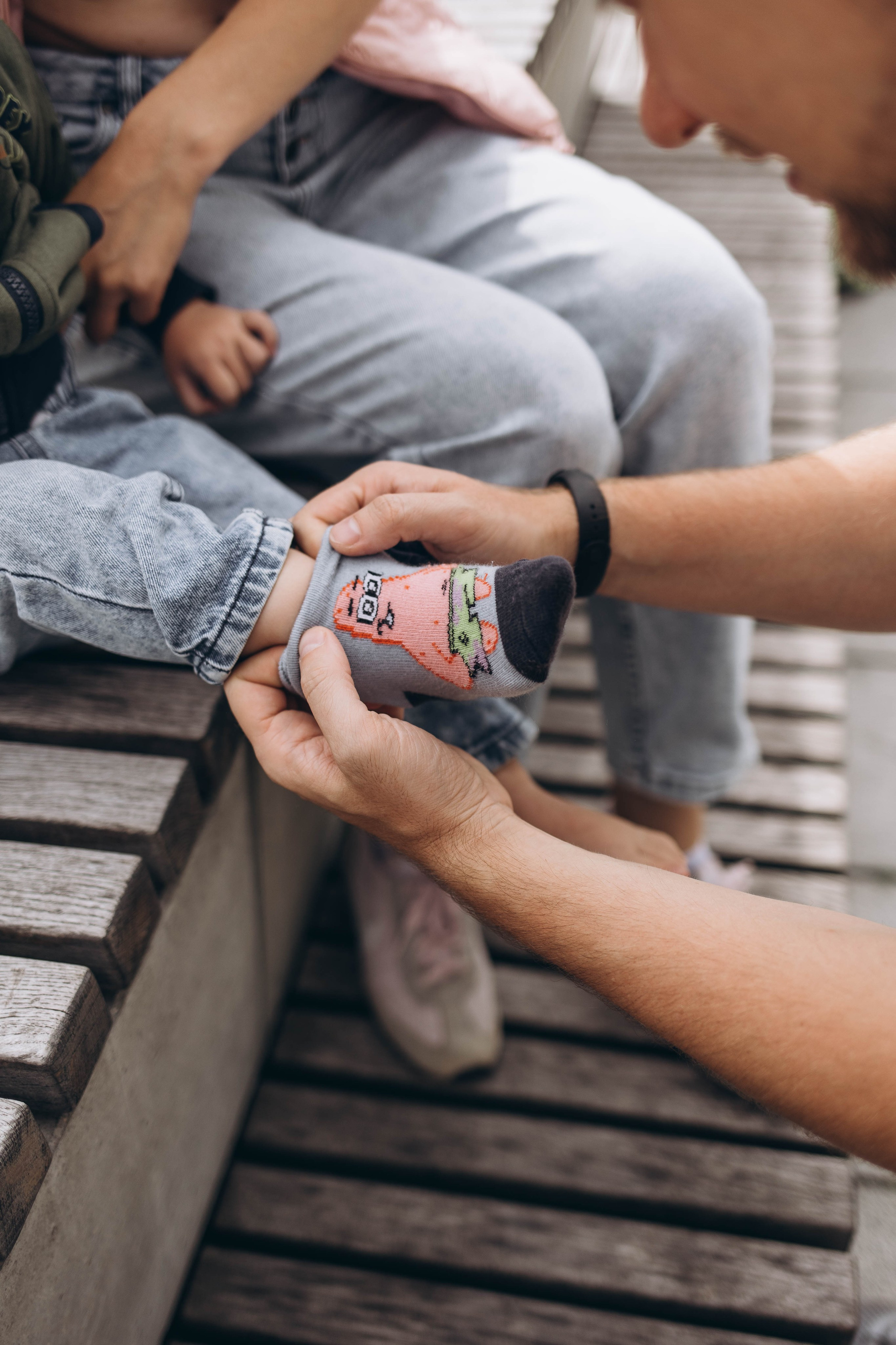 Along the streets of Vilnius in lifestyle style. Family photographer in Vilnuis Svetlana Naumova