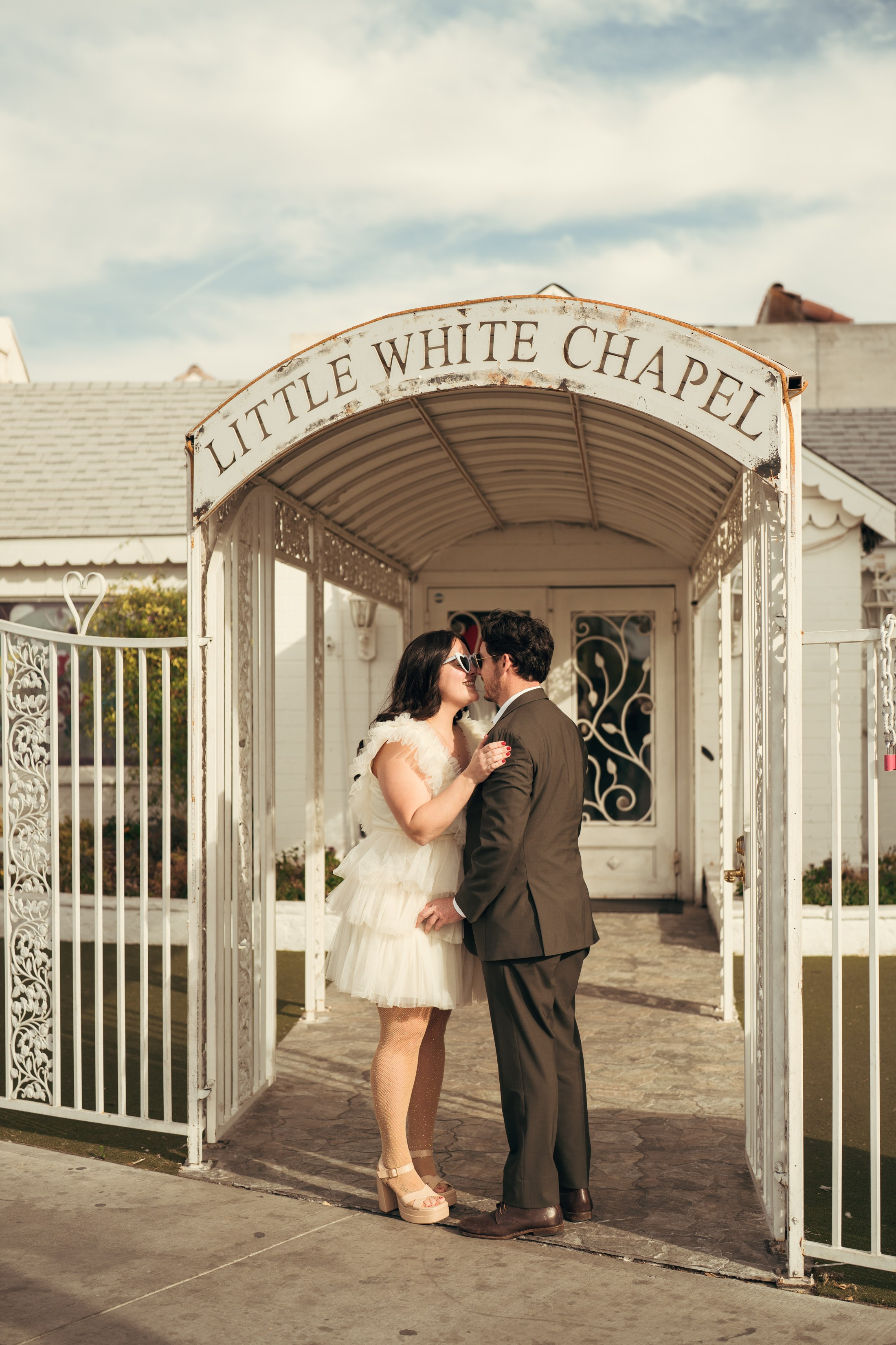 Grace&Jesse. Wedding & elopement photographer Viktoriya Kravtsov. Las Vegas