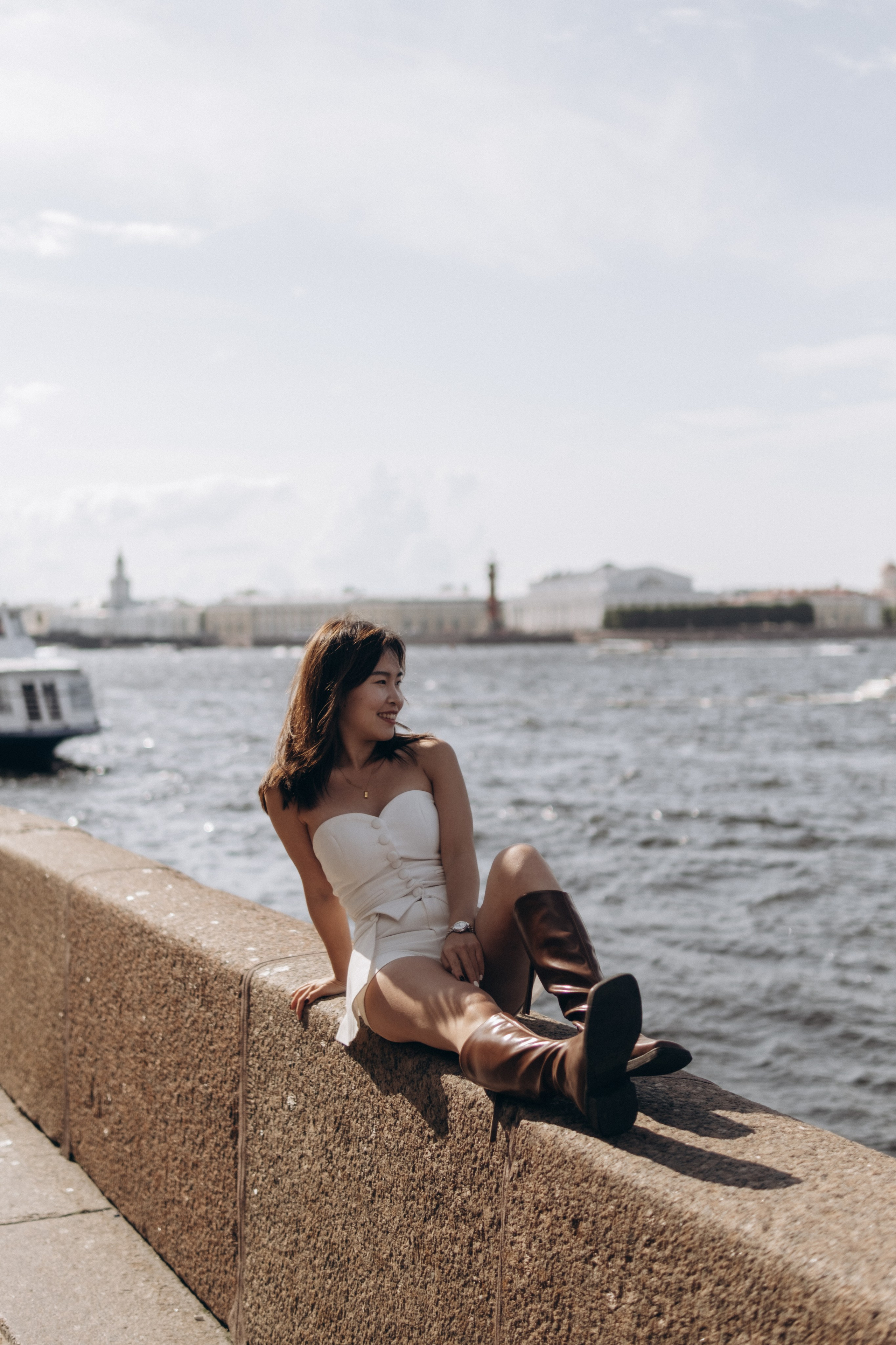 Neva River. Lens Captures Life
