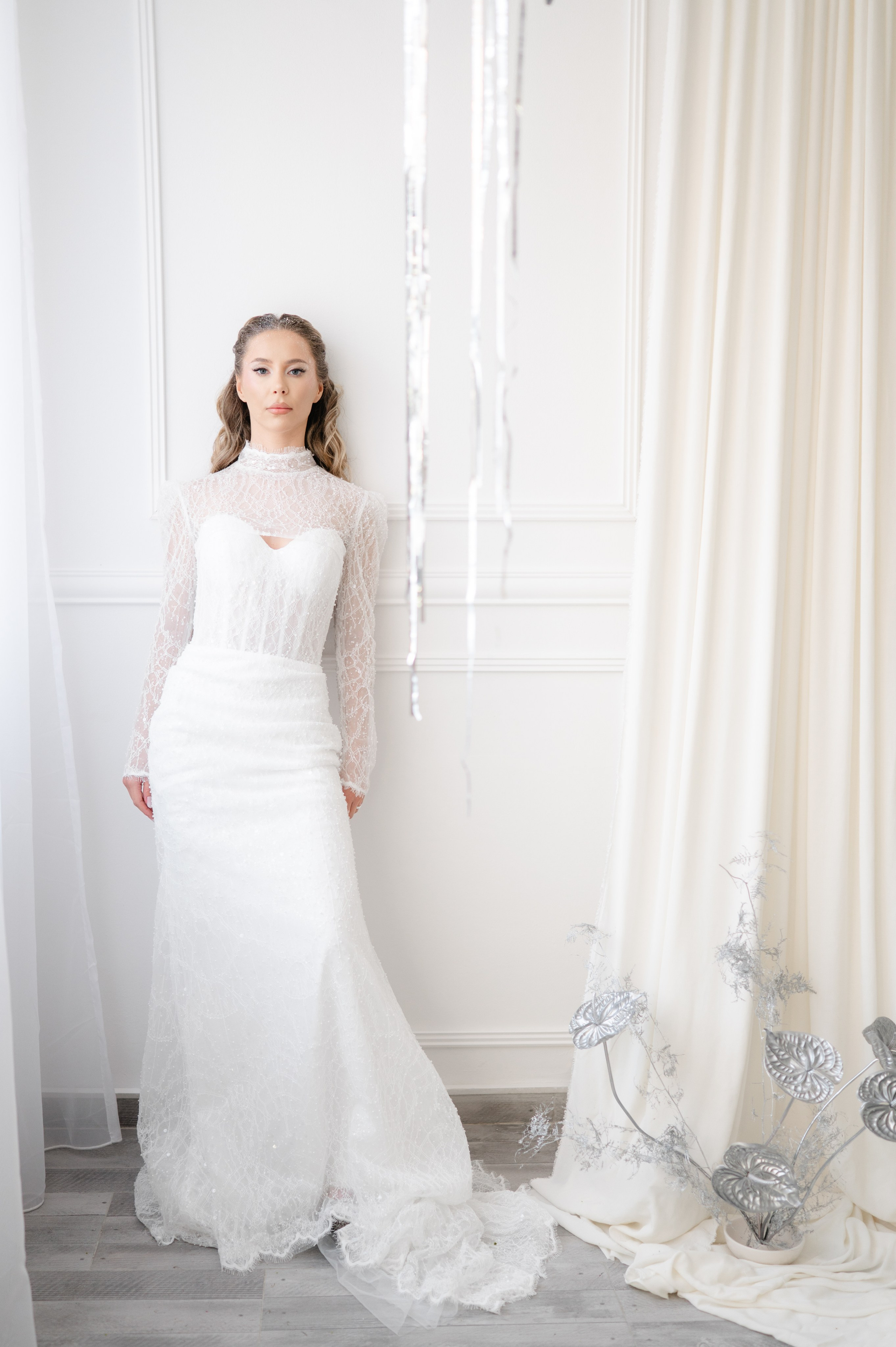 Bride with a concept silver Chrome. Alexandra Hanu Photographer