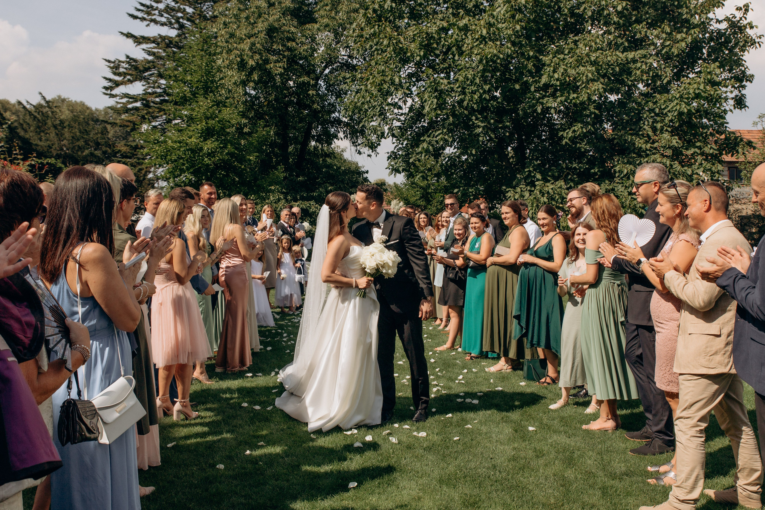 Wedding moments at Na Kmine