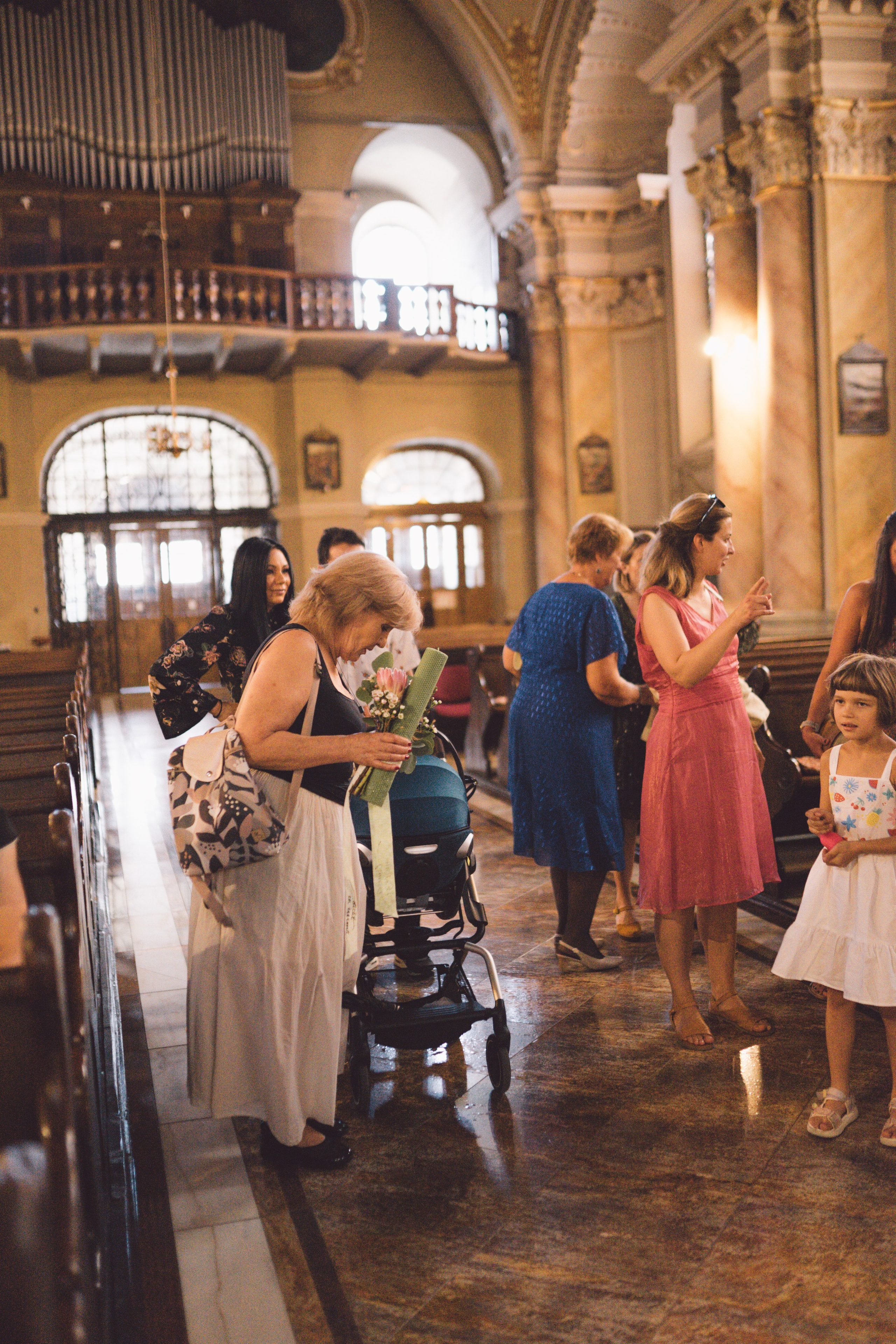 Fotografie de Eveniment Brașov: Povești Vizuale | Mădălina Beda. Madalina Beda- Artist vizual, fotograf, doula la nastere, consultant babywearing Brasov si in toata tara