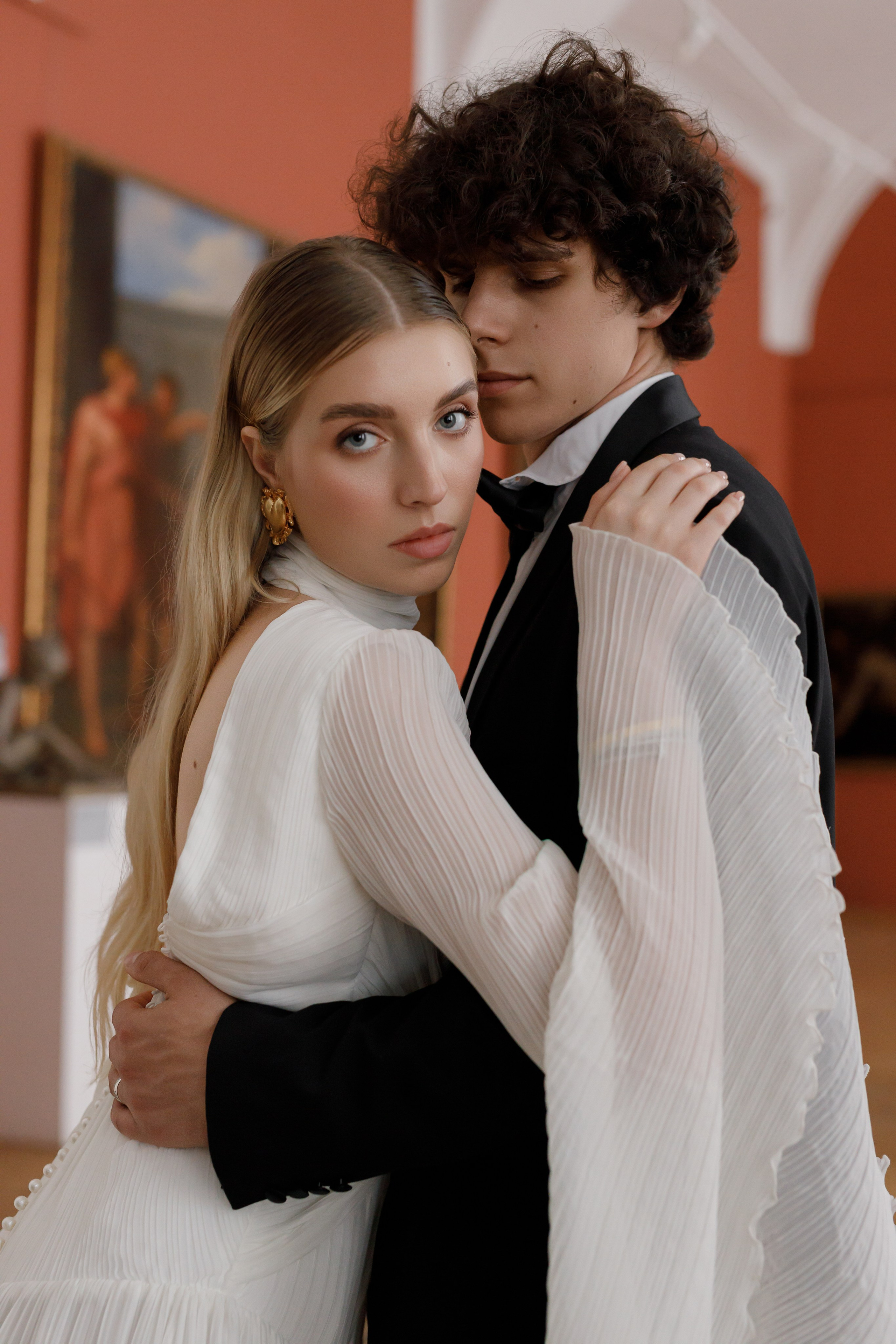 Museum elopement. Photographer Anna Curly | Weddings and Events in Dubai