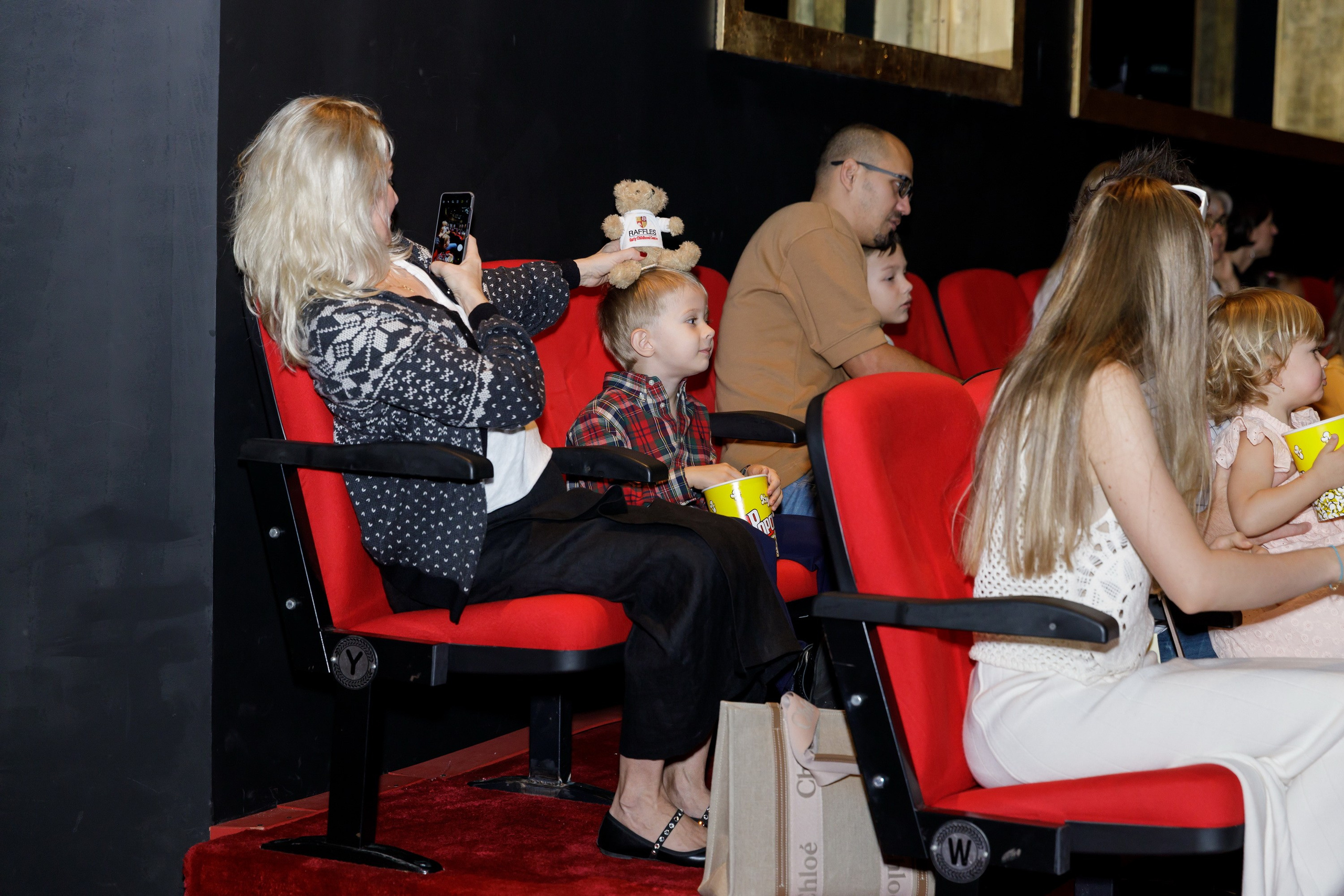 Новогодняя сказка для журнала Русские Эмираты, Дубай 2024. Фотограф Анна Кучерявая | Свадьбы и мероприятия в Дубае