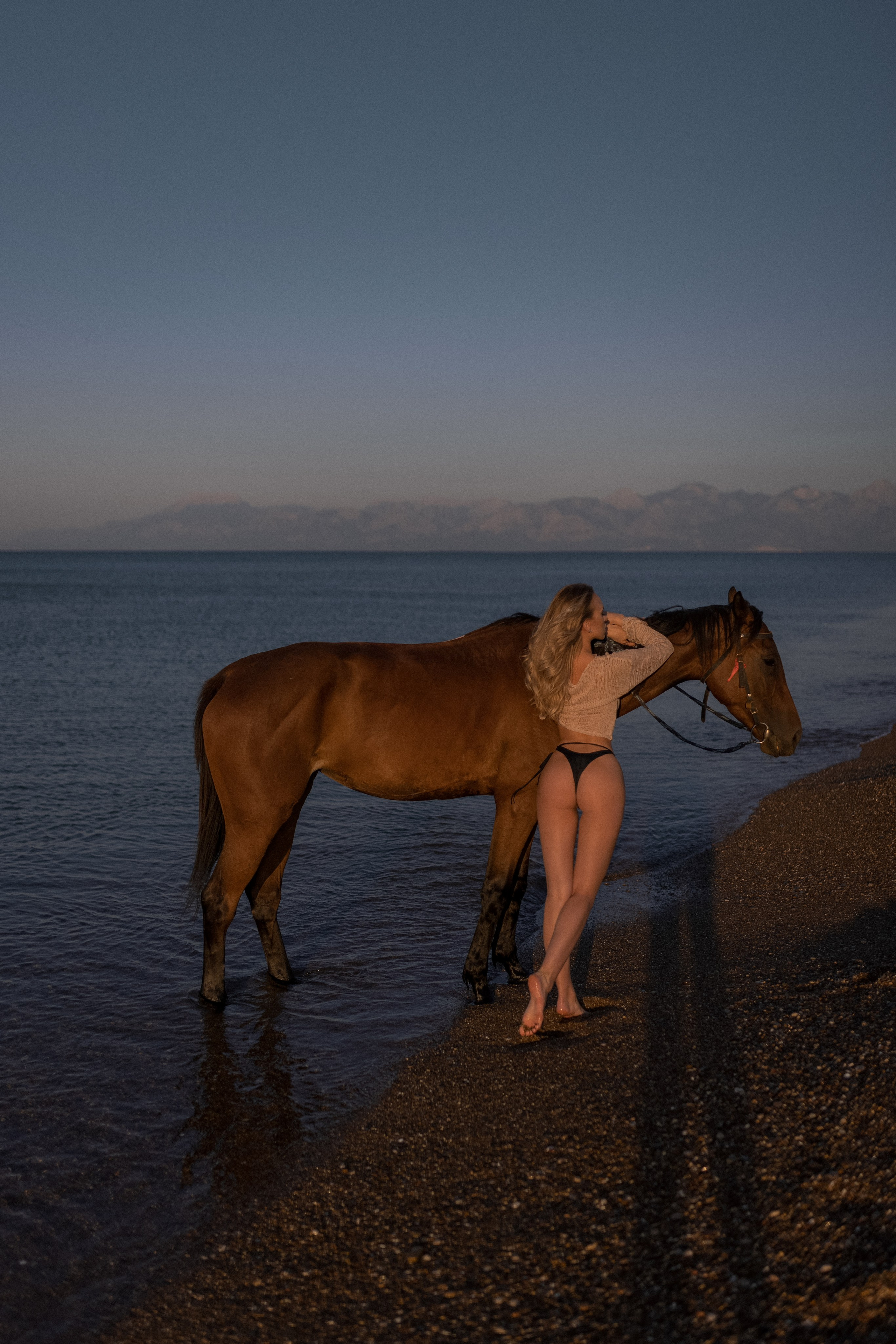 Фотосессия с лошадьми. Лара бич. Фотосессия на пляже. Фотосессия на рассвете. Фотограф в Анталии. Фотограф Анталия. Фотограф Анталья. Жизнь в Анталии. Фотосессия с лошадью в Анталии. Аренда лошади в Анталии. Фотосессия с животными. Позы для фотосессии с лошадьми. Позы для фотосессии. Antalya Lara beach