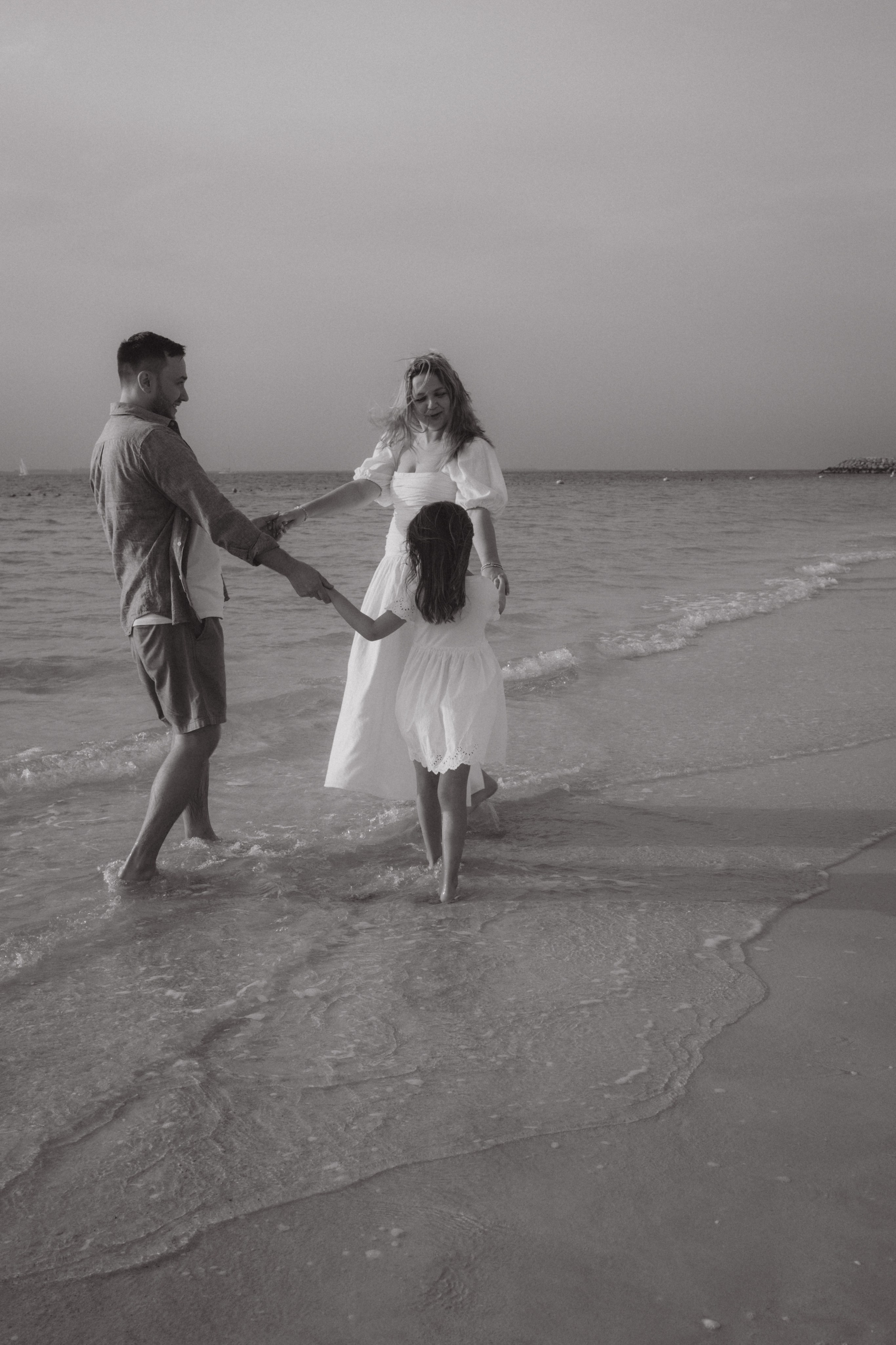 Golden hour family. Birth, Family, Newborn photographer in Dubai| Eliza Baitikova