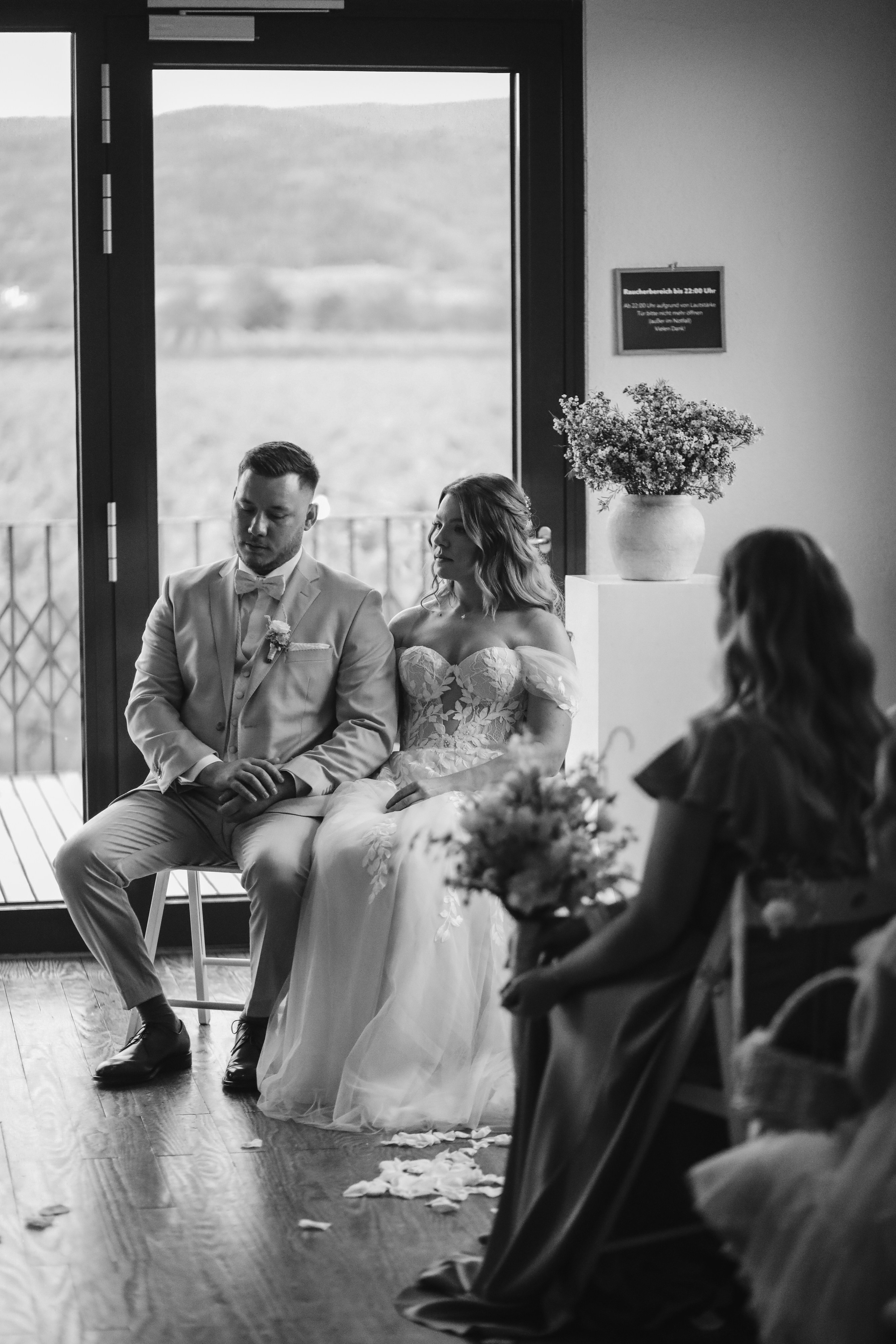 Paarfotos in den Weinbergen bei Neustadt – Hochzeitsshooting Pfalz“