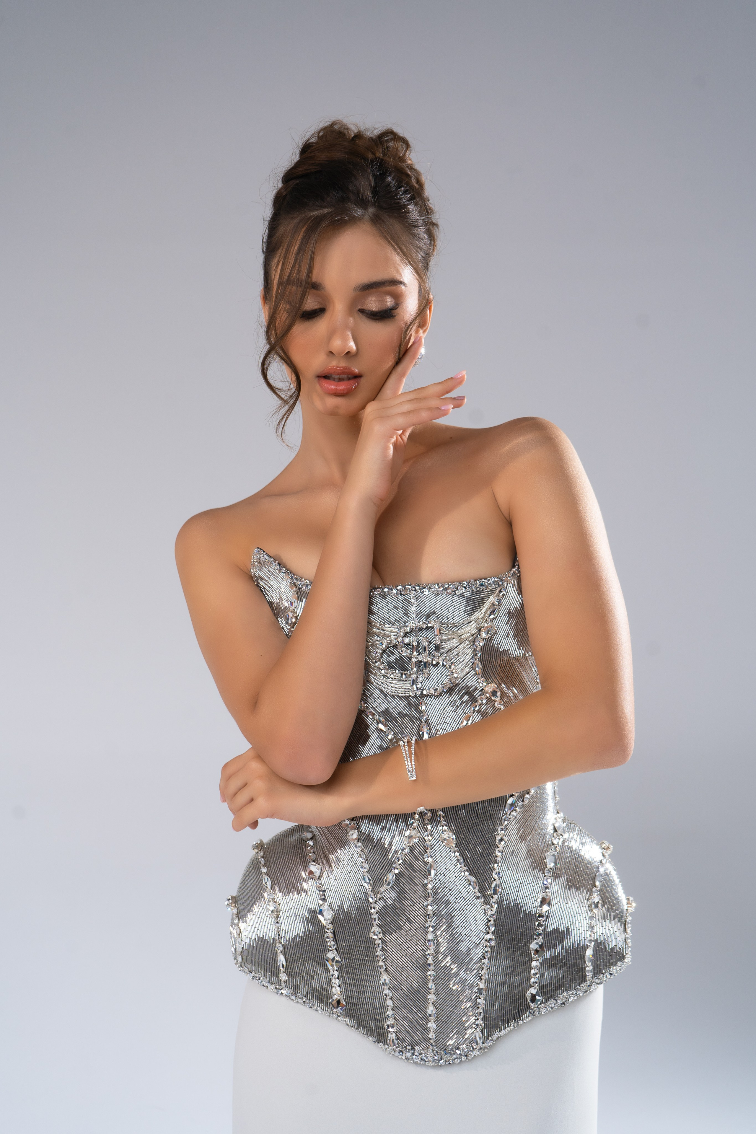 Photographer in Abu Dhabi — Studio Photoshoots for Families, Couples & Individuals. Mariia Safronova is your photographer in Abu Dhabi and Dubai