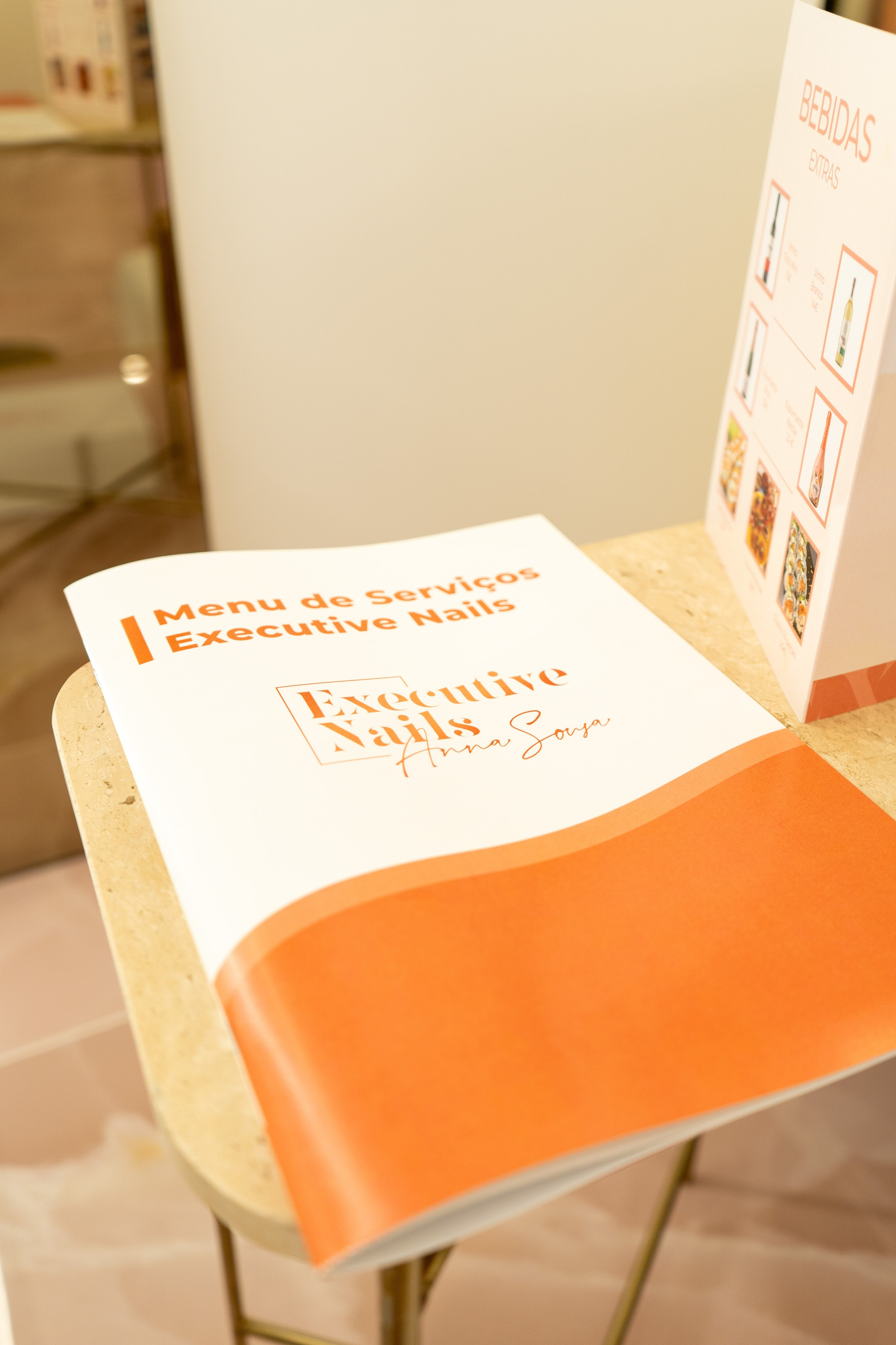 Anna Sousa. Frames by Giovani Braga