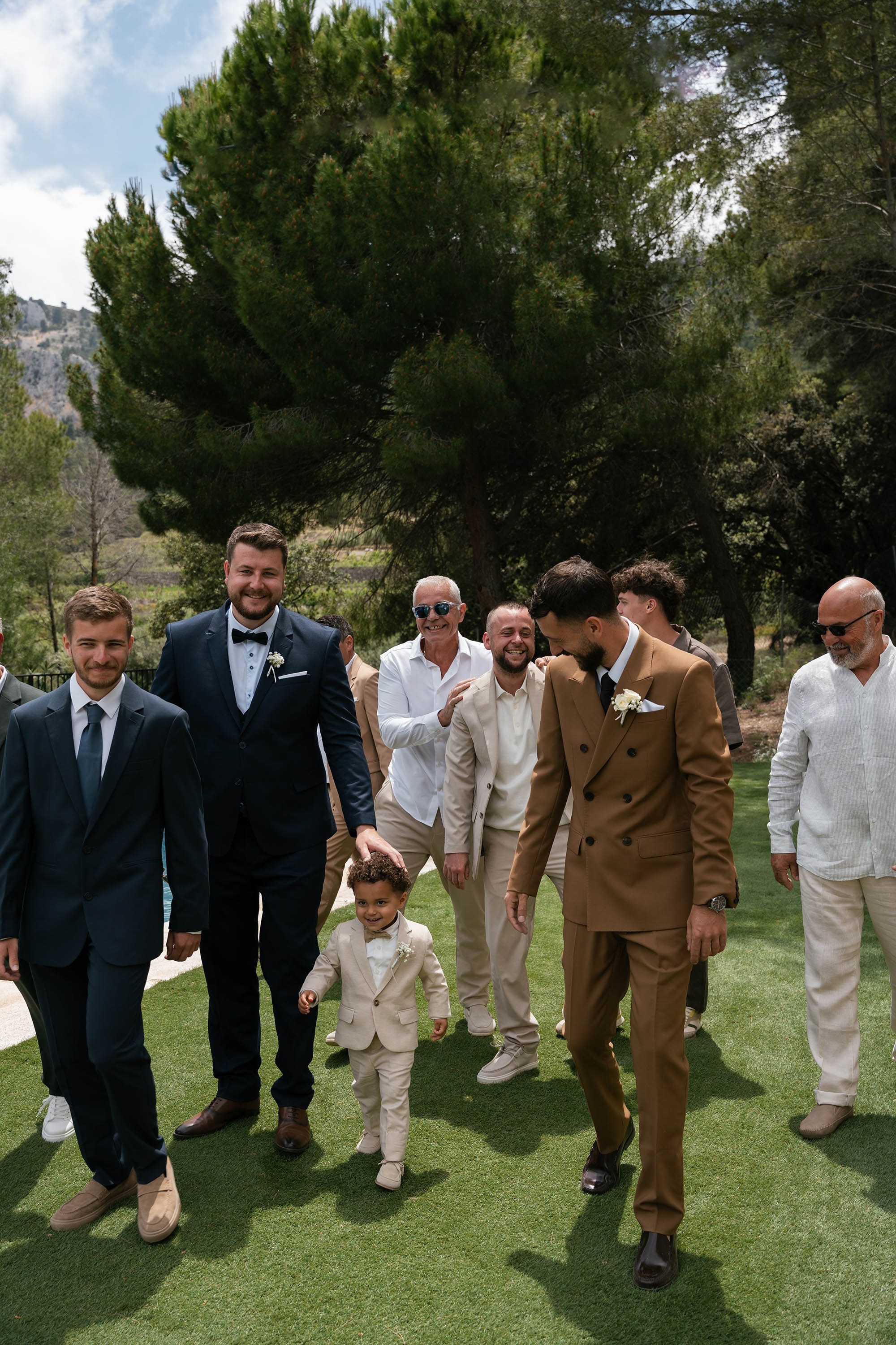 Sarah and Theo — VIVOOD. Fotógrafos de bodas de destino y creadores de contenido con base en España