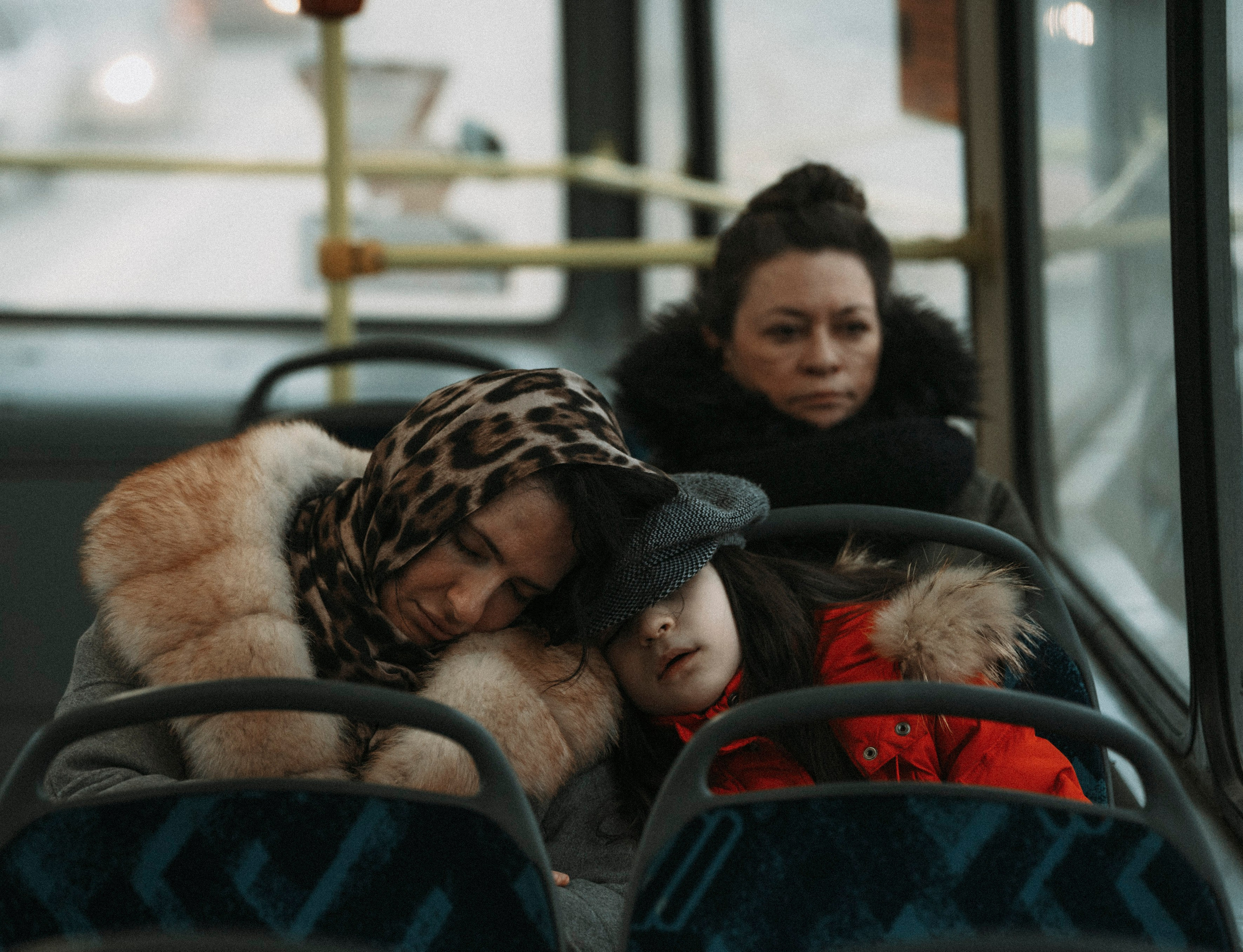 2024. Стрит-фотография, полная абсурда, идиотизма и красоты