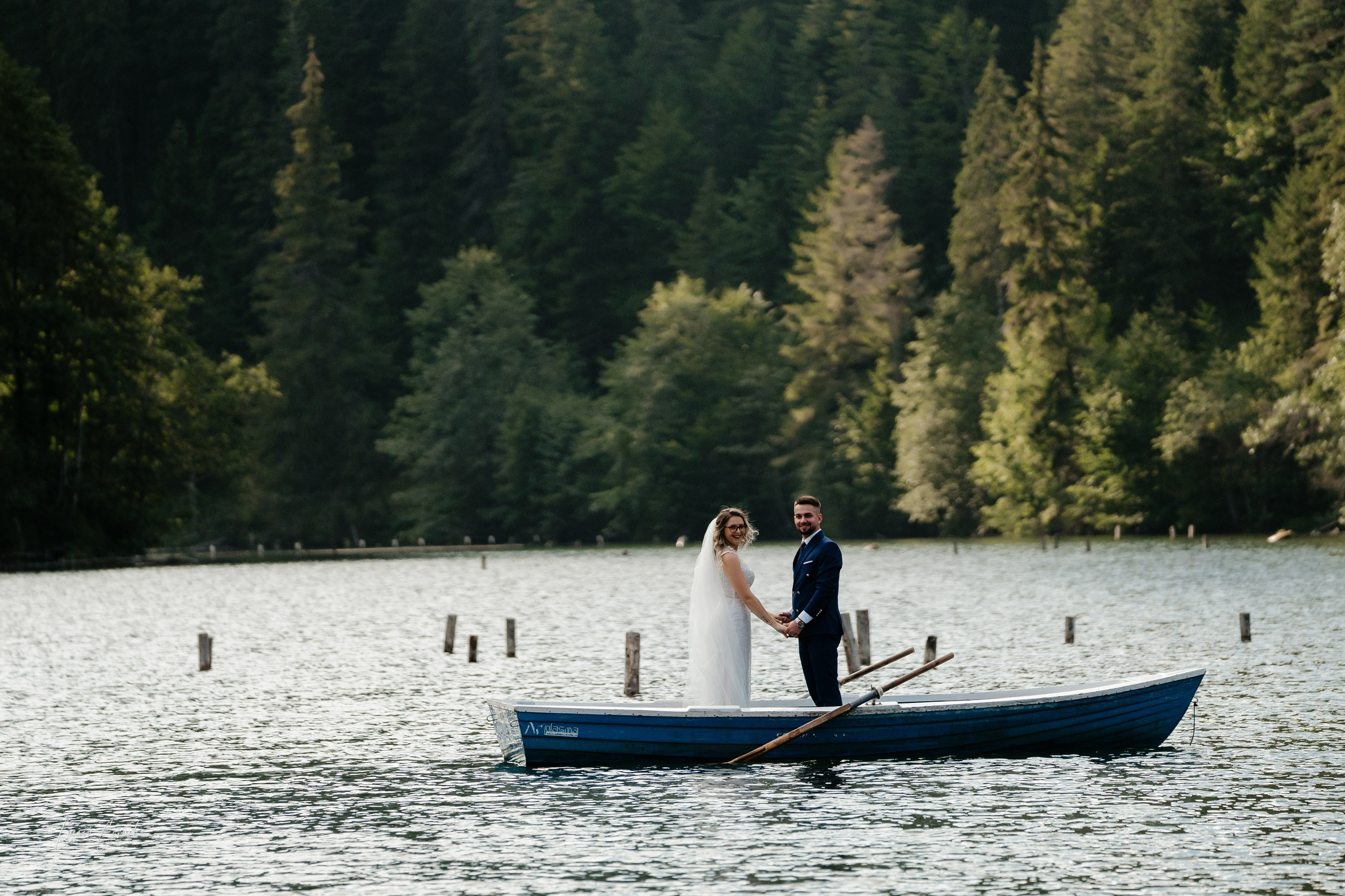 Fotograf de Nuntă Profesional — Fotografie Jurnalistică și Clasică pentru Amintiri de Neuitat. Fotograf de nuntă, corporate, botezuri, majorate și aniversări Roman, Lucaci Cornel