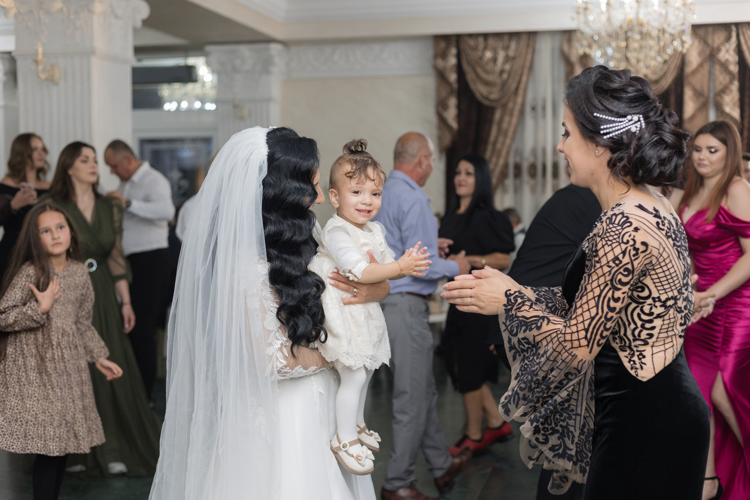 Malina & Alex. Fotograf si videograf — evenimente si studio