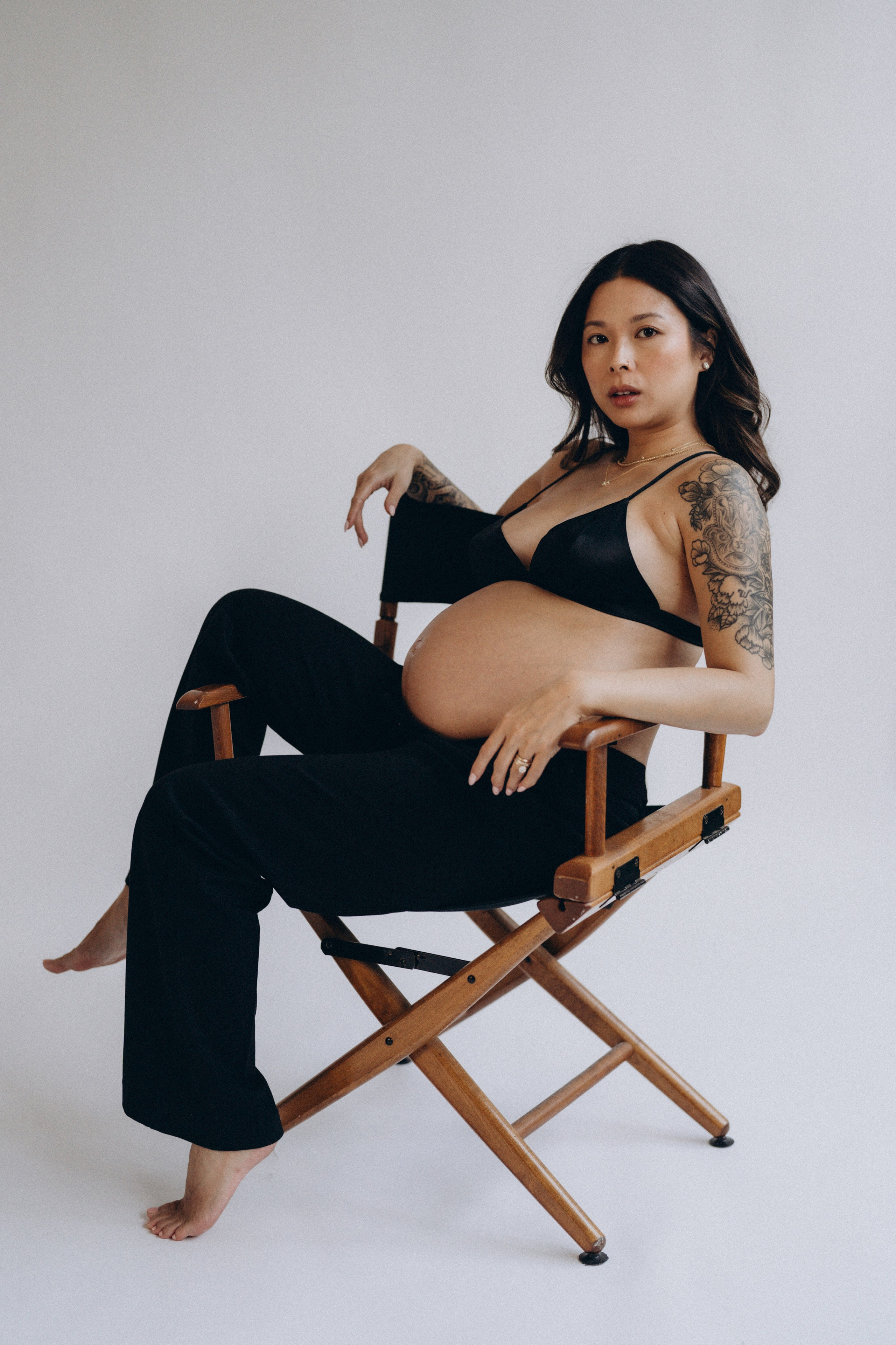 Krystal. Modern maternity photographer in Long Island New York