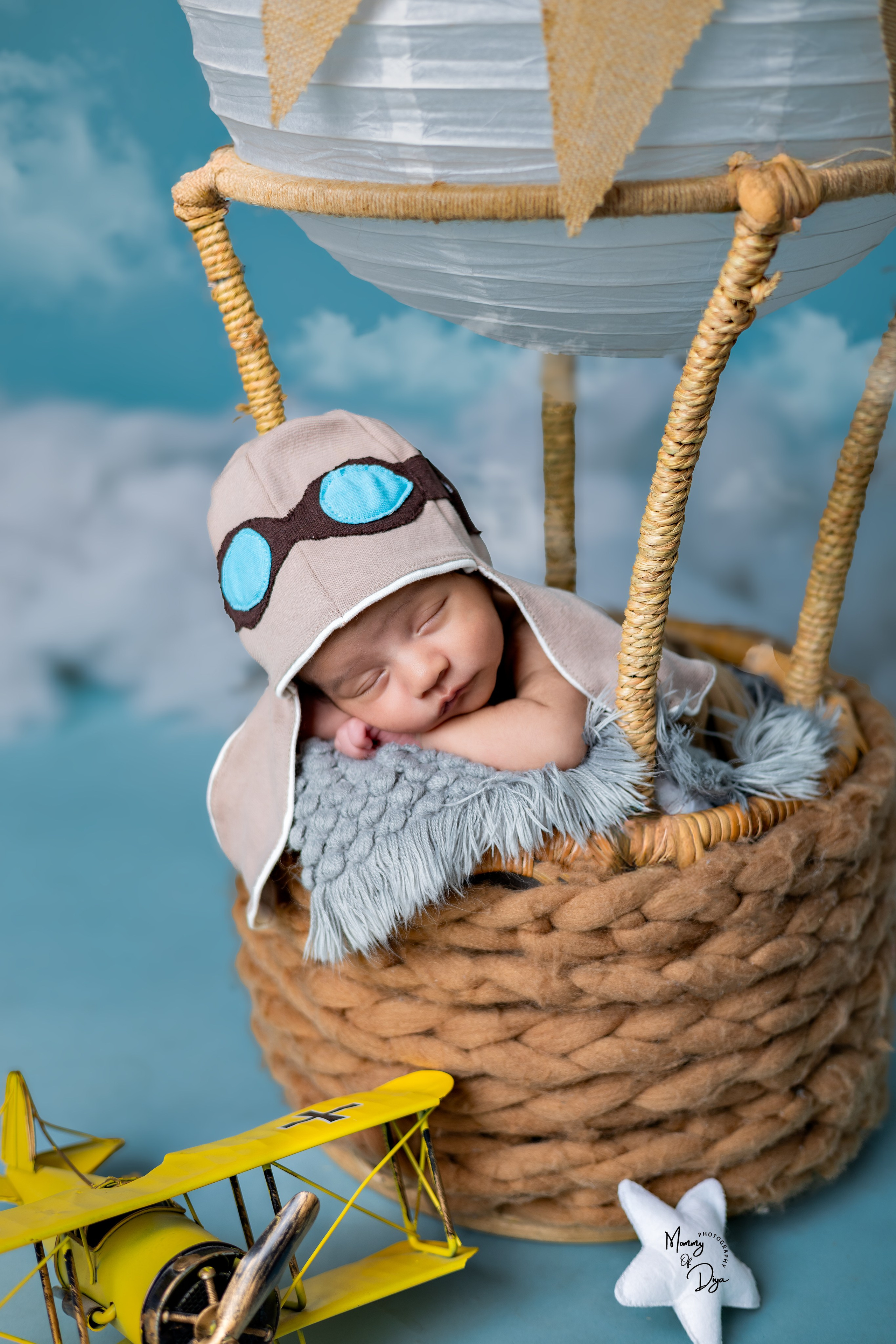 Newborn Photoshoot. Mommy Of Diya Photography