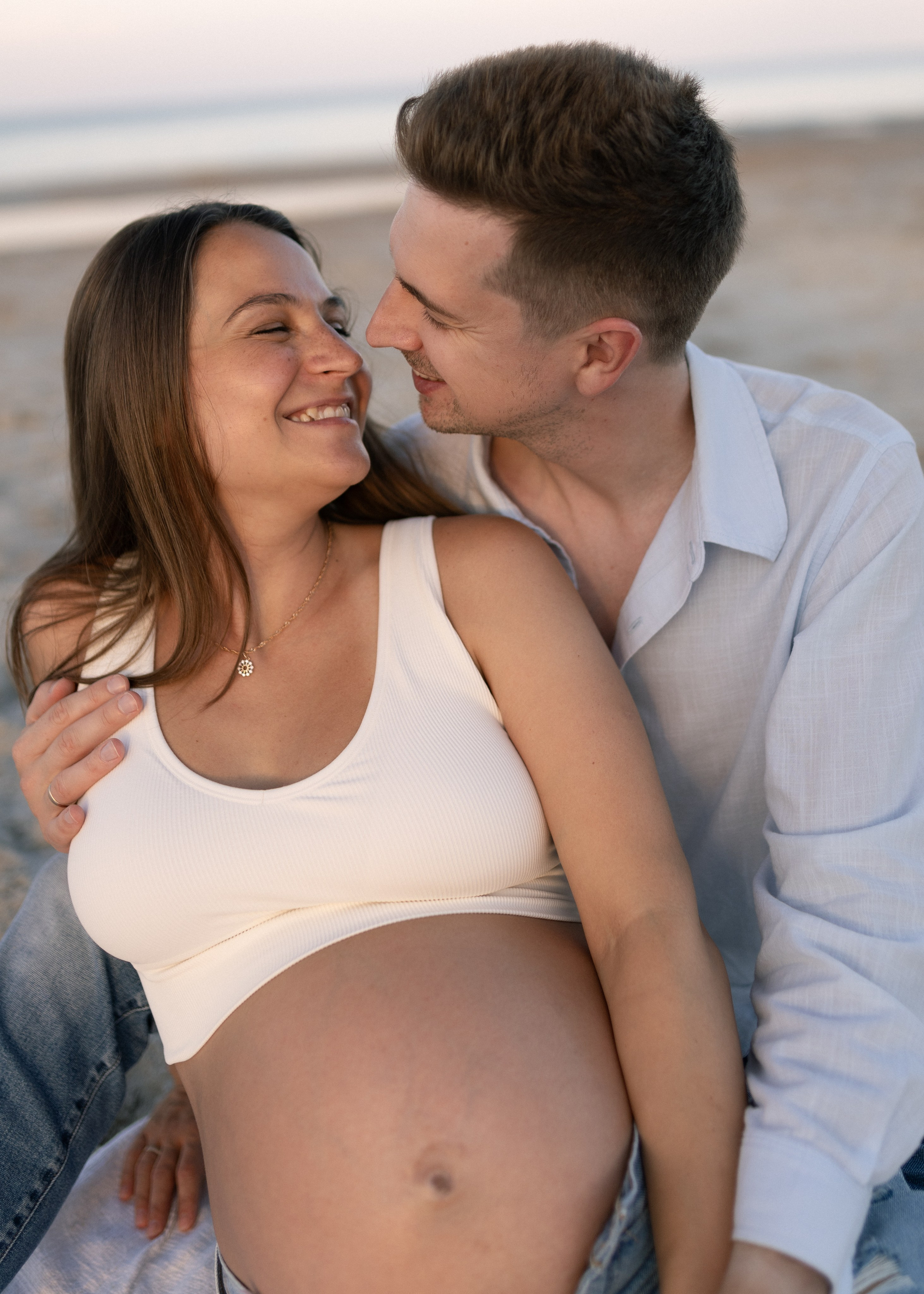 T + A Maternity at the Beach. Portrait and couples photographer in Florida, Valeriia Honcharova