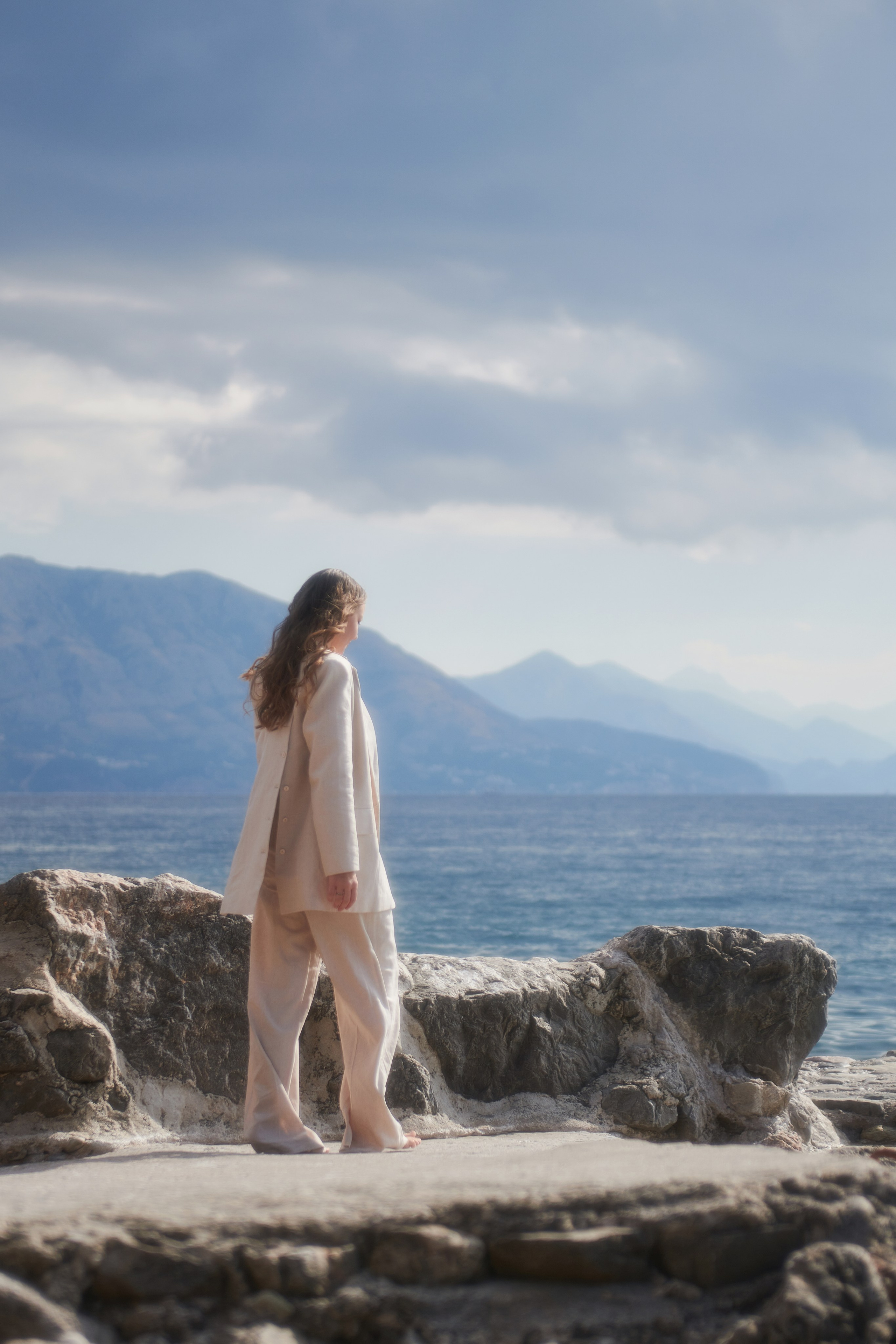YLVA store SS2025 campaign. Minimalist brand photographer & videographer | Raw sincerity. Pure Form