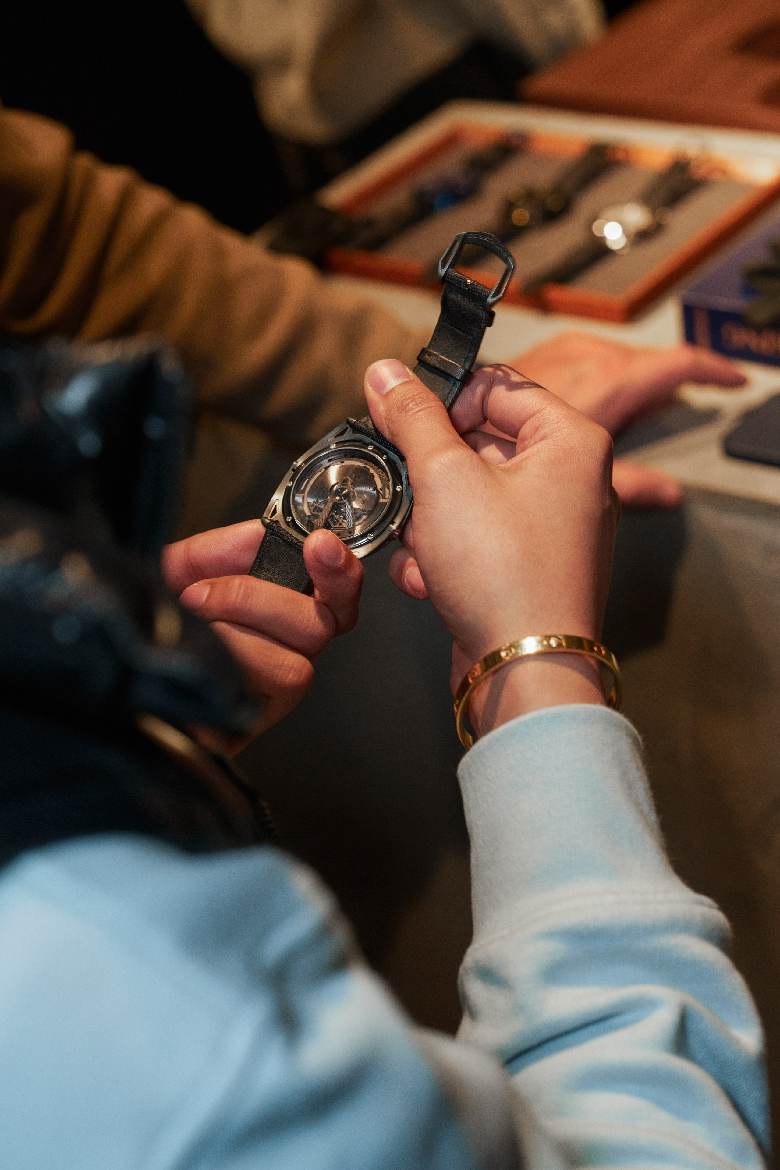 WATCHBOX. ФОТОГРАФ В ГОНКОНГЕ (СВАДЬБЫ, FASHION, СЕМЕЙНЫЕ, МЕРОПРИЯТИЯ, ФОТОПРОГУЛКИ)