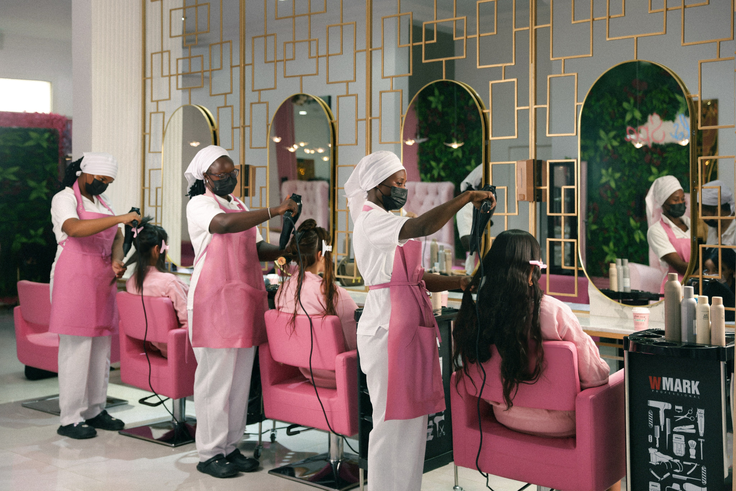 Salons. InHype Studio