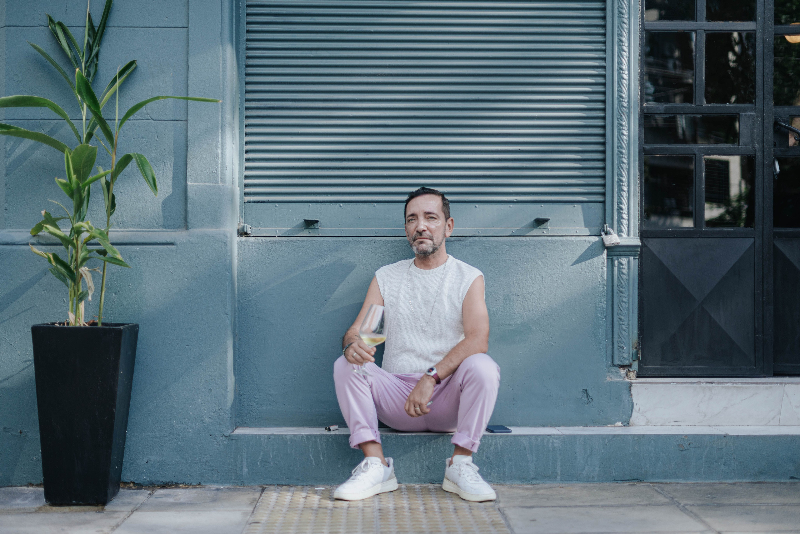 Docdocdoc. 15 strangers. Photographer @elmirkami in the city of Buenos Aires