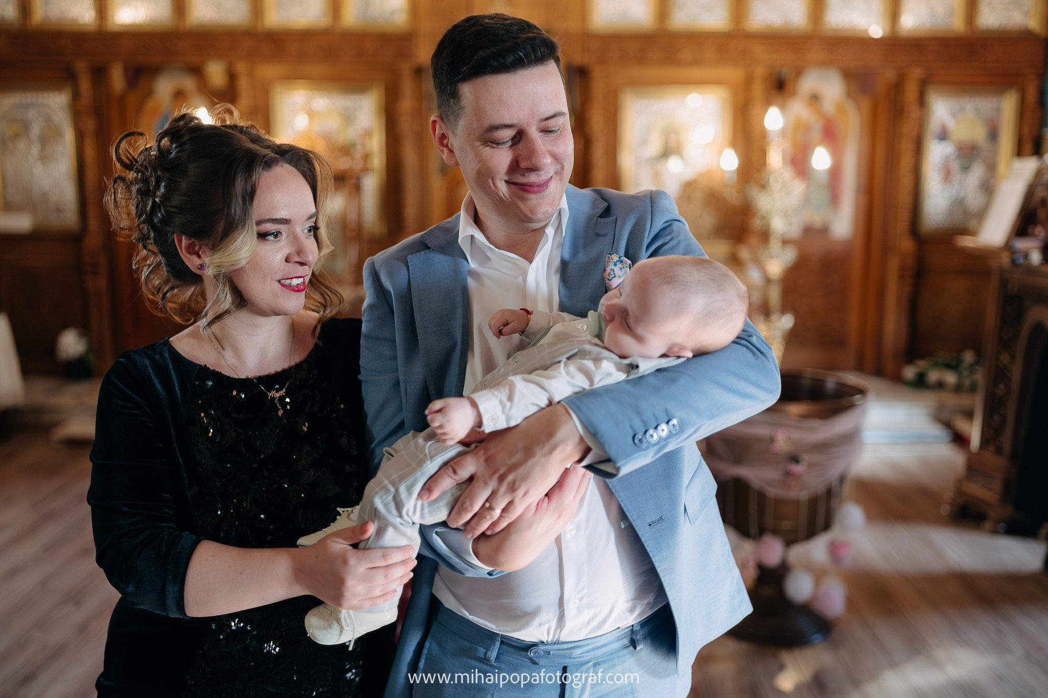 Fotograf de botez în Bucuresti| Mihai Popa Fotograf. Fotograf Nuntă & Botez București - Mihai Popa | Dincolo de oameni, imortalizez emoții!