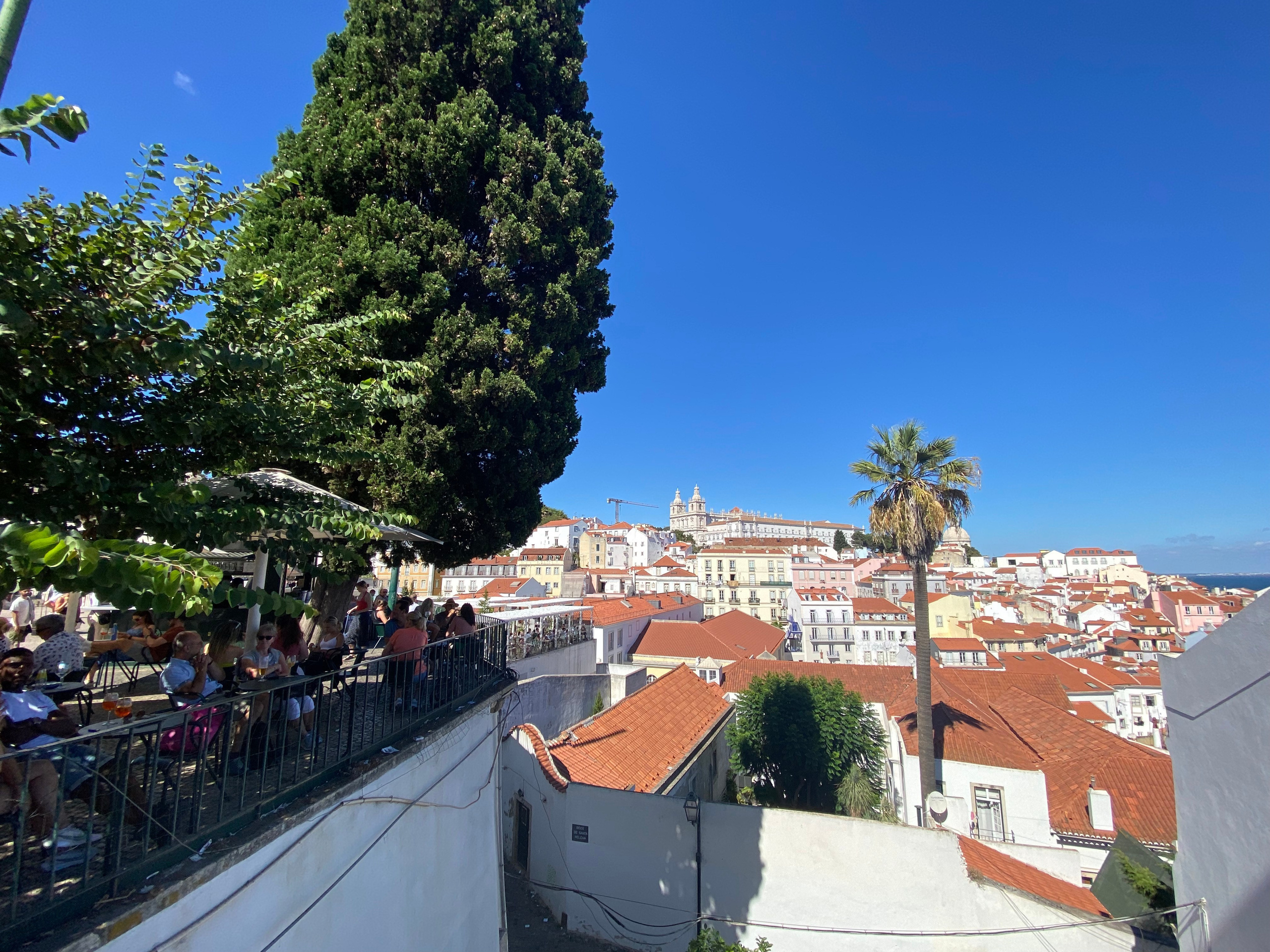 Jógový pobyt v Portugalsku 2024. Mateřství. Nevýchova. Život v souladu s přírodou. Jóga