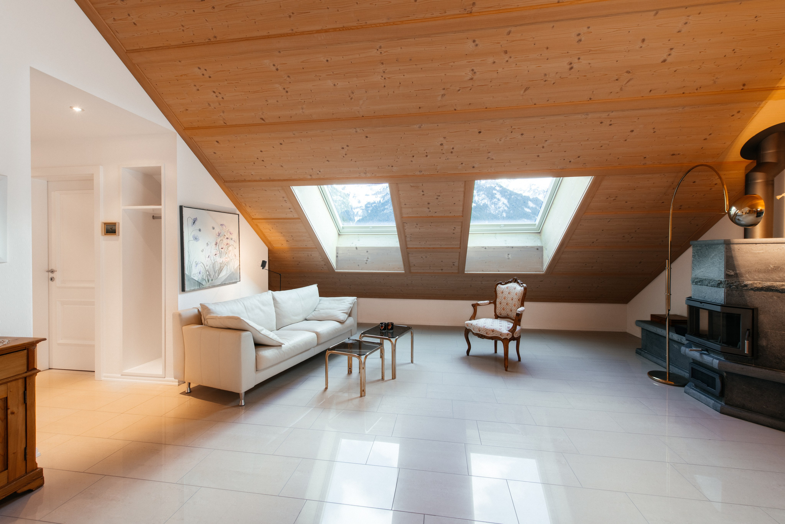 Wohnung, ENGELBERG, OBWALDEN. Hallo! Ich bin Elena und arbeite als Immobilienfotografin