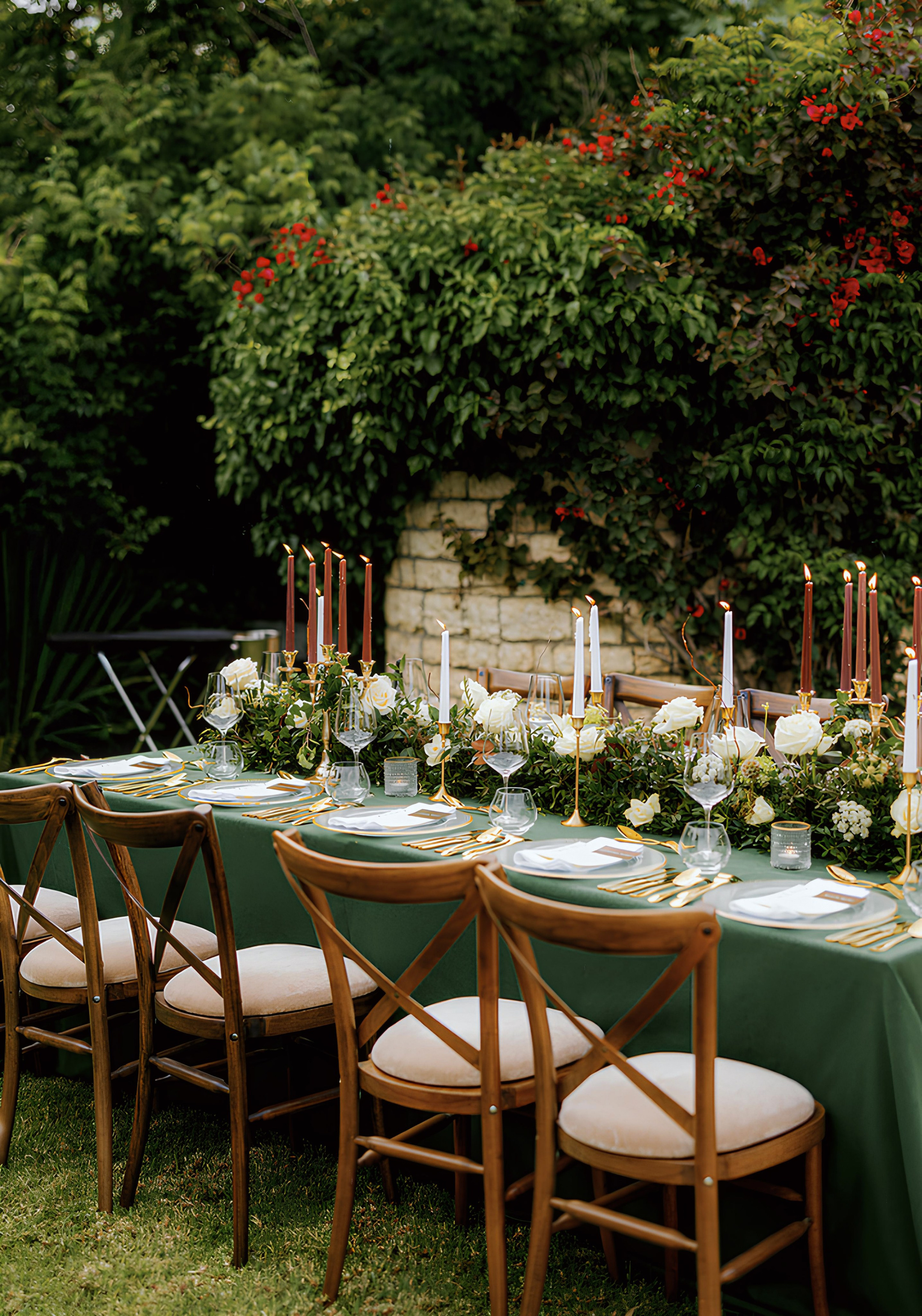 Private garden event in Istanbul with autumn décor and refined tablescape design.