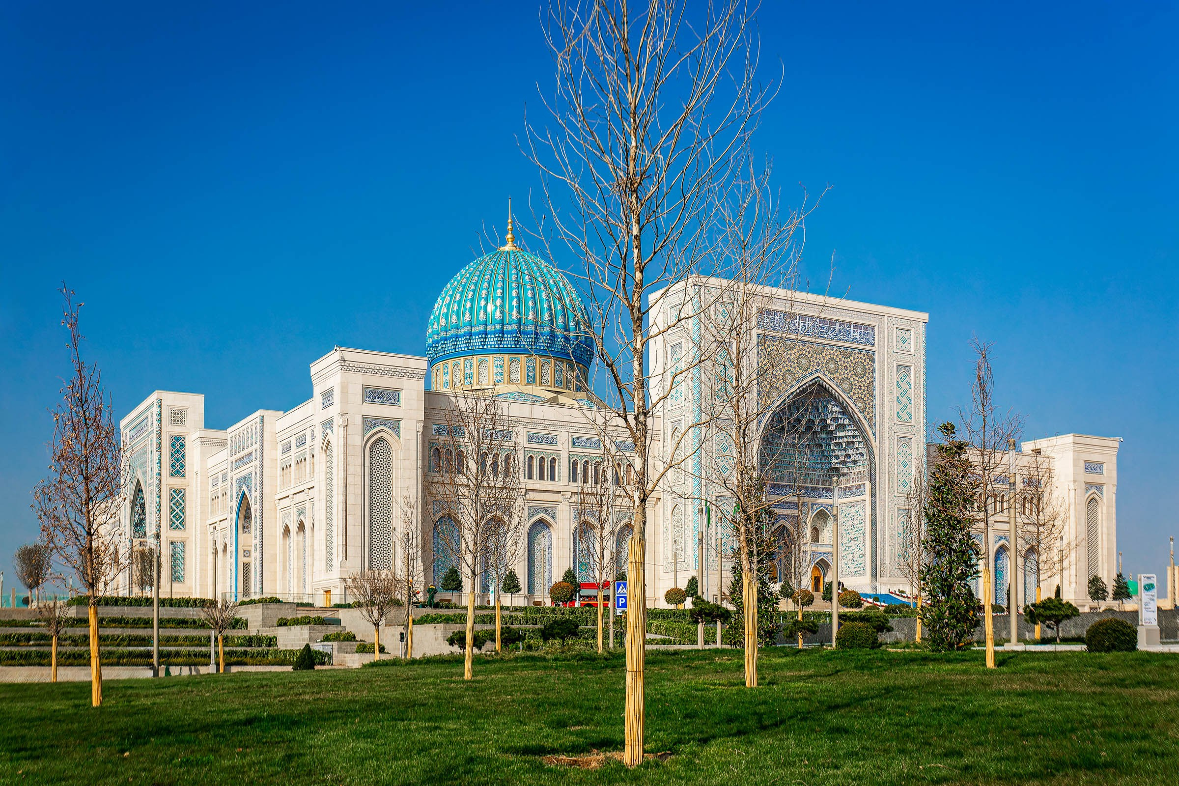 Интерьерный фотограф, Ташкент — рабочий кабинет с минималистичным дизайном