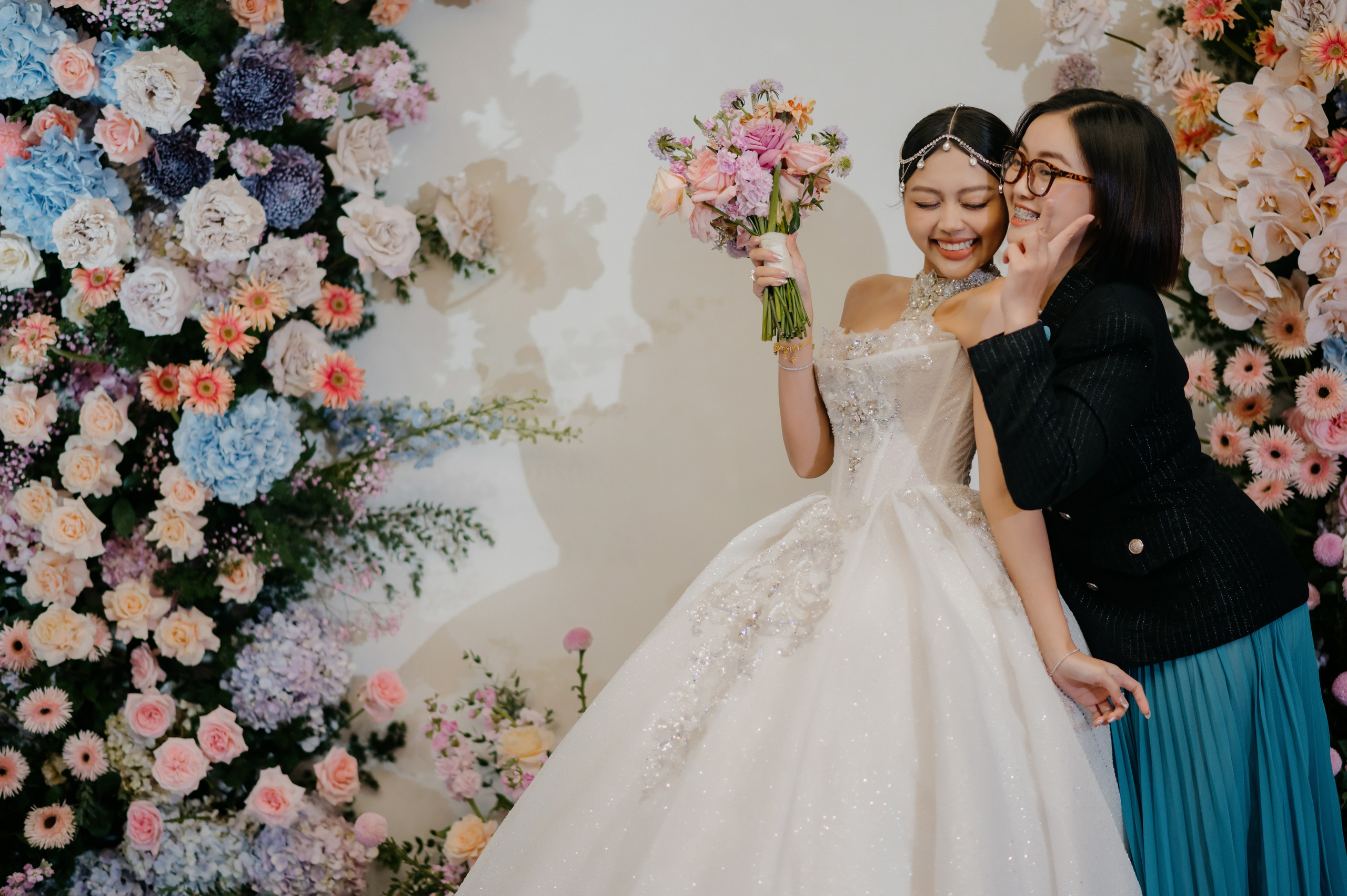 KHANG & QUYEN / Lavela Hotel. Saigon Wedding Present | Art Beyond Moments