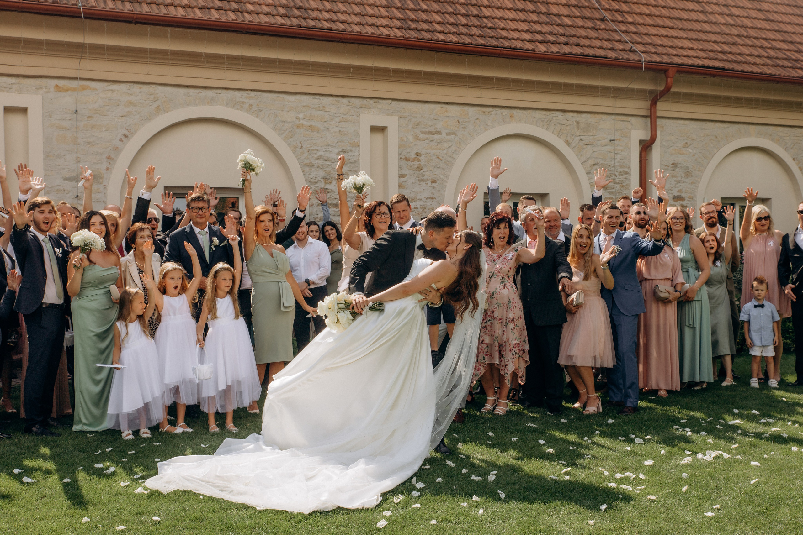 Wedding moments at Na Kmine