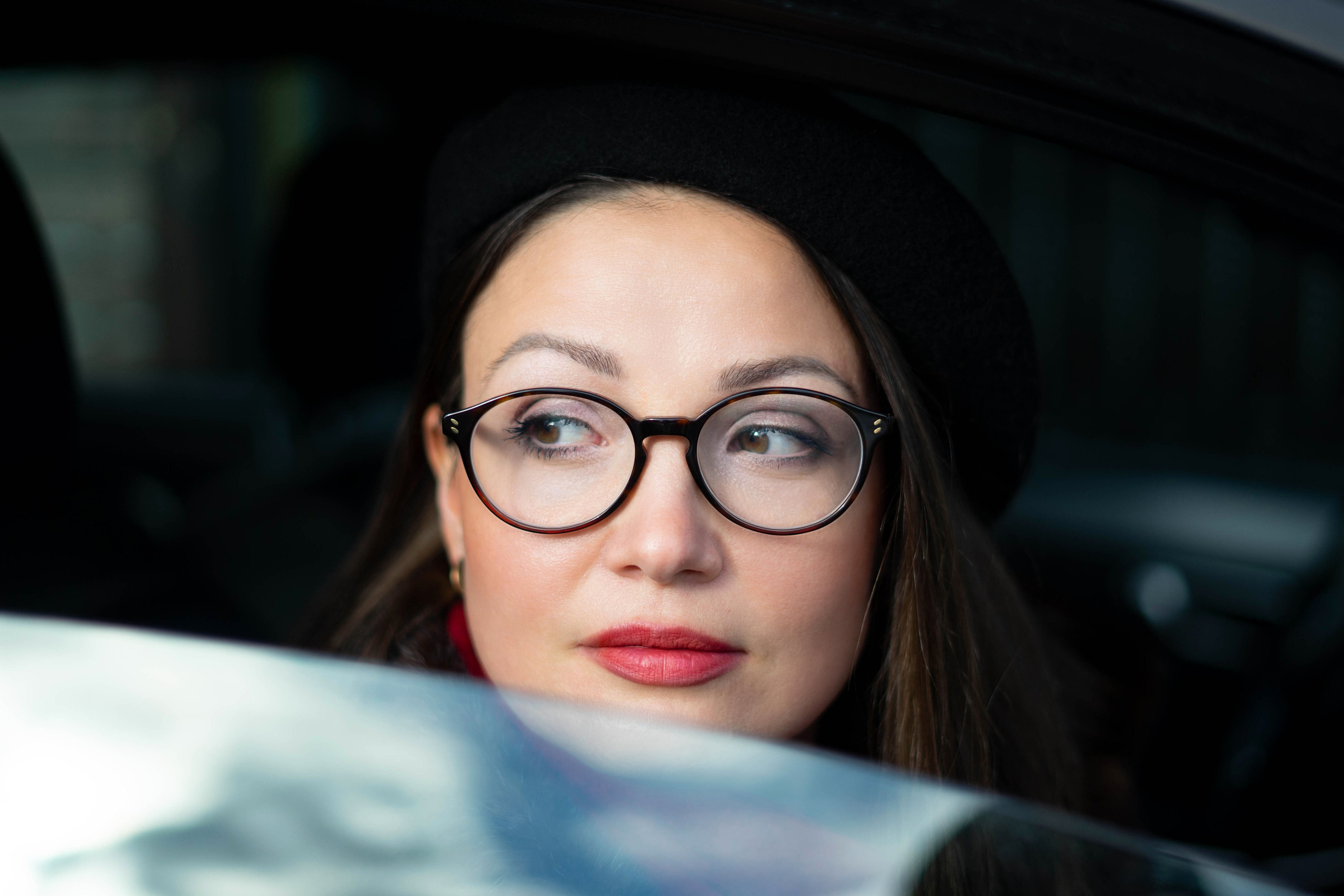 Dincolo de geam. Photographer Anna Iurii