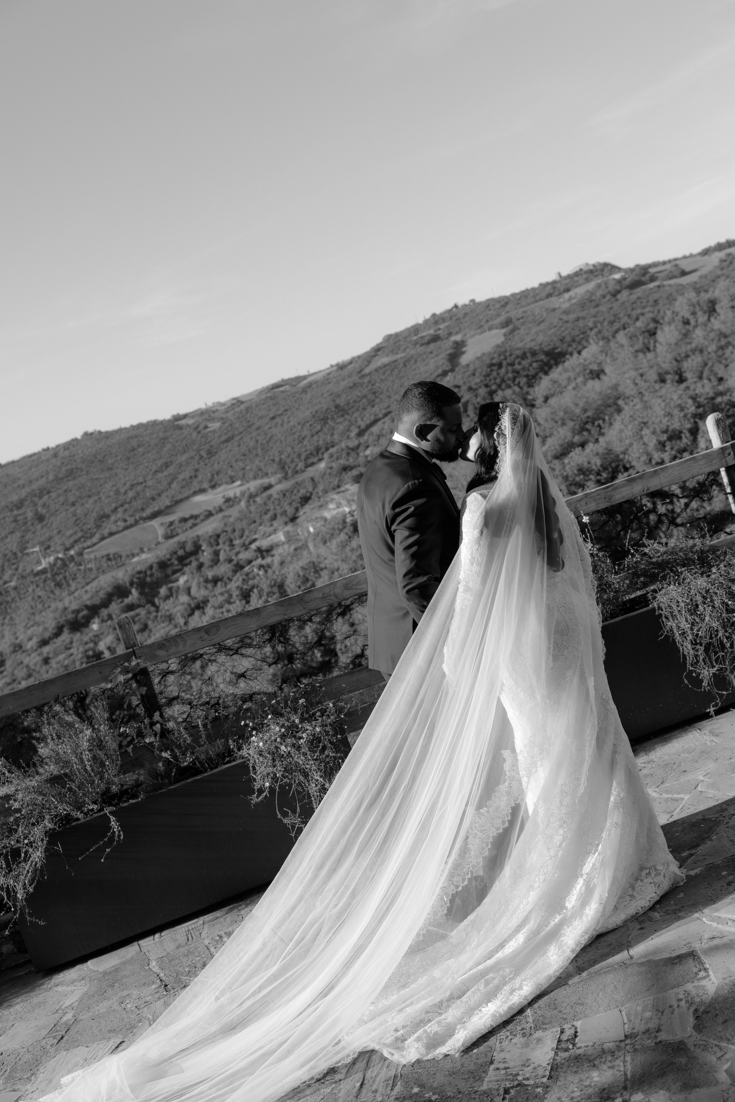 Mitcell&Melanie digital. Wedding photographer Italy