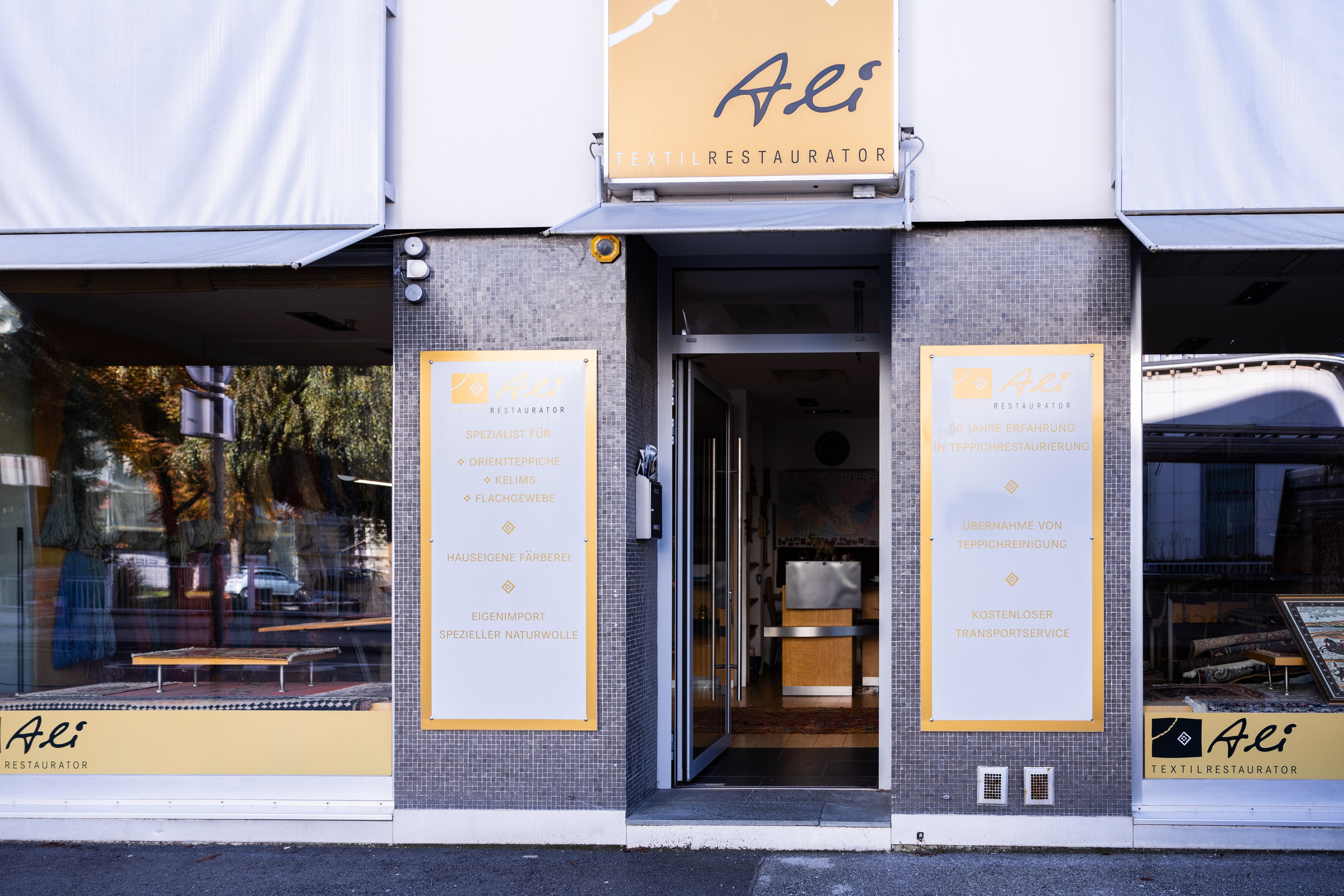 Teppichrestaurator, Salzburg, 2024. Guzel Kolobova| Fotografin| Salzburg