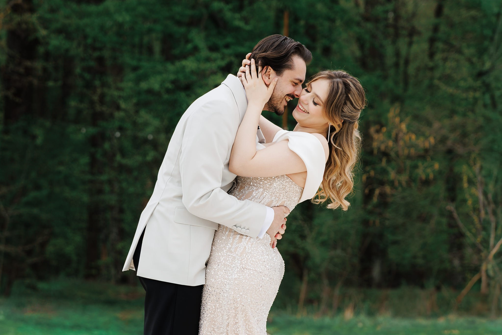 Wedding Photographer in Bucharest — Manu Ivanciu