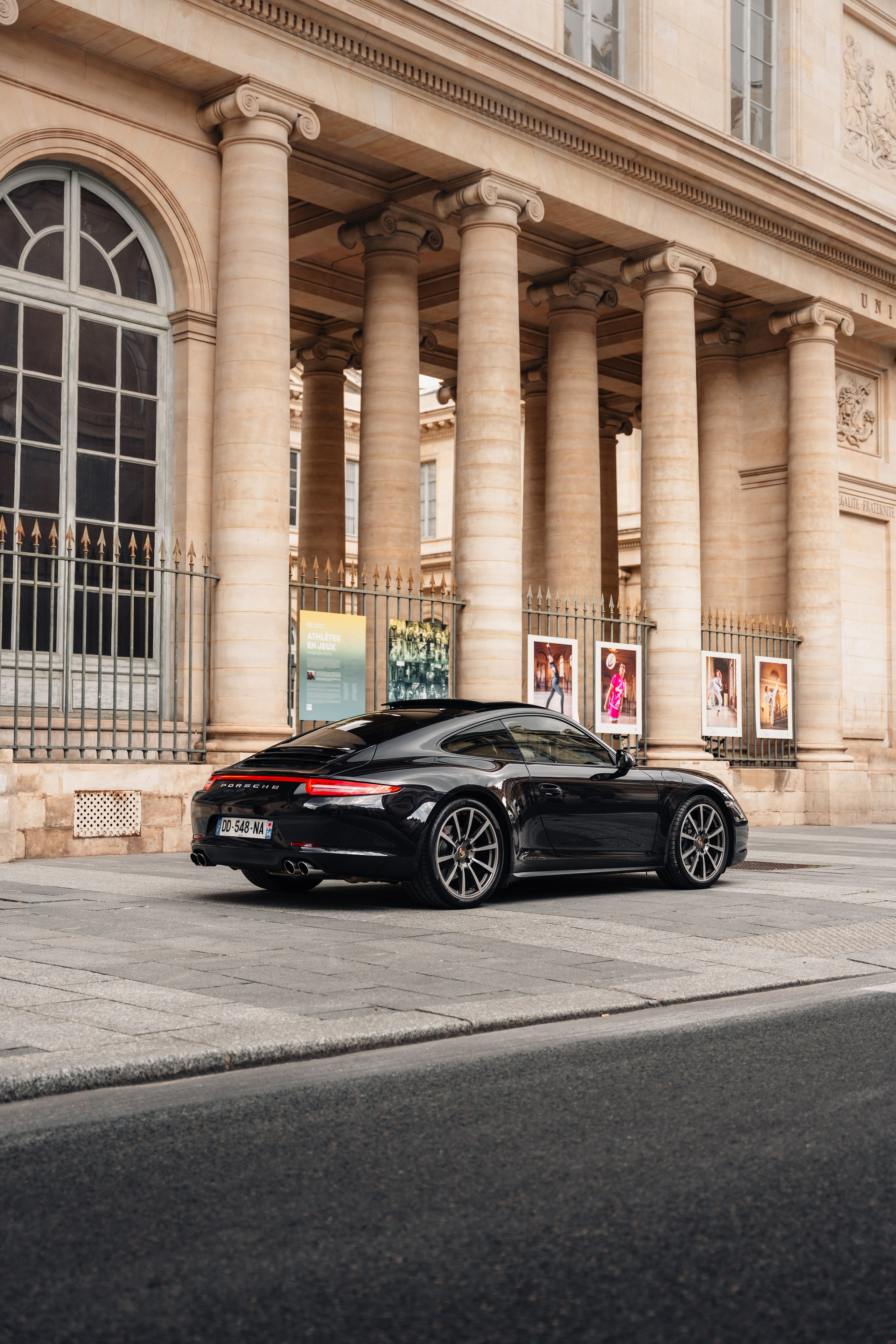 Porsche 991 Carrera 4. Photographer in Paris — Vitalii Motruk