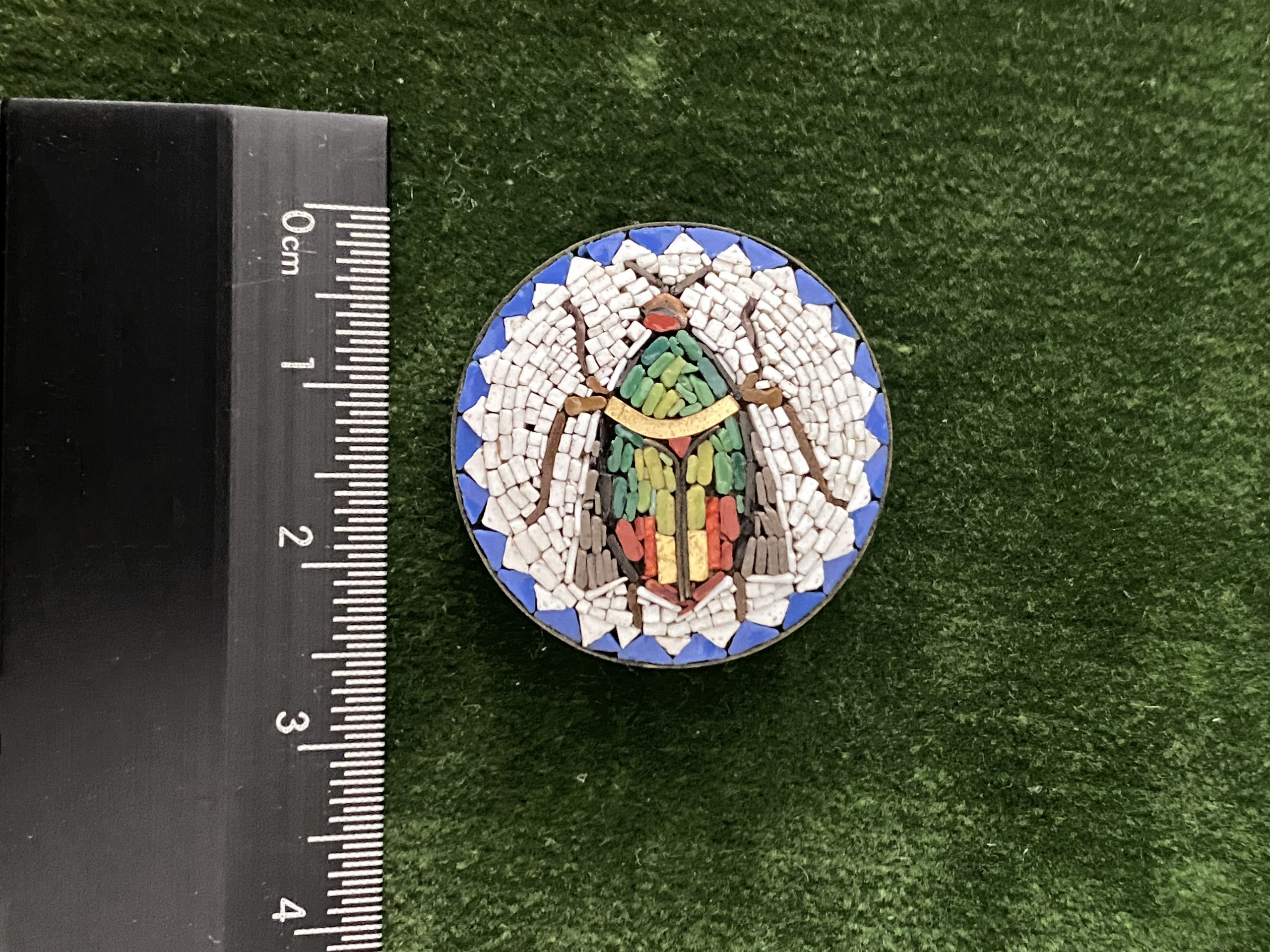 Mosaic beetle. Современнные и актикварные украшения в Барселоне, Москве и Санкт-Петербурге