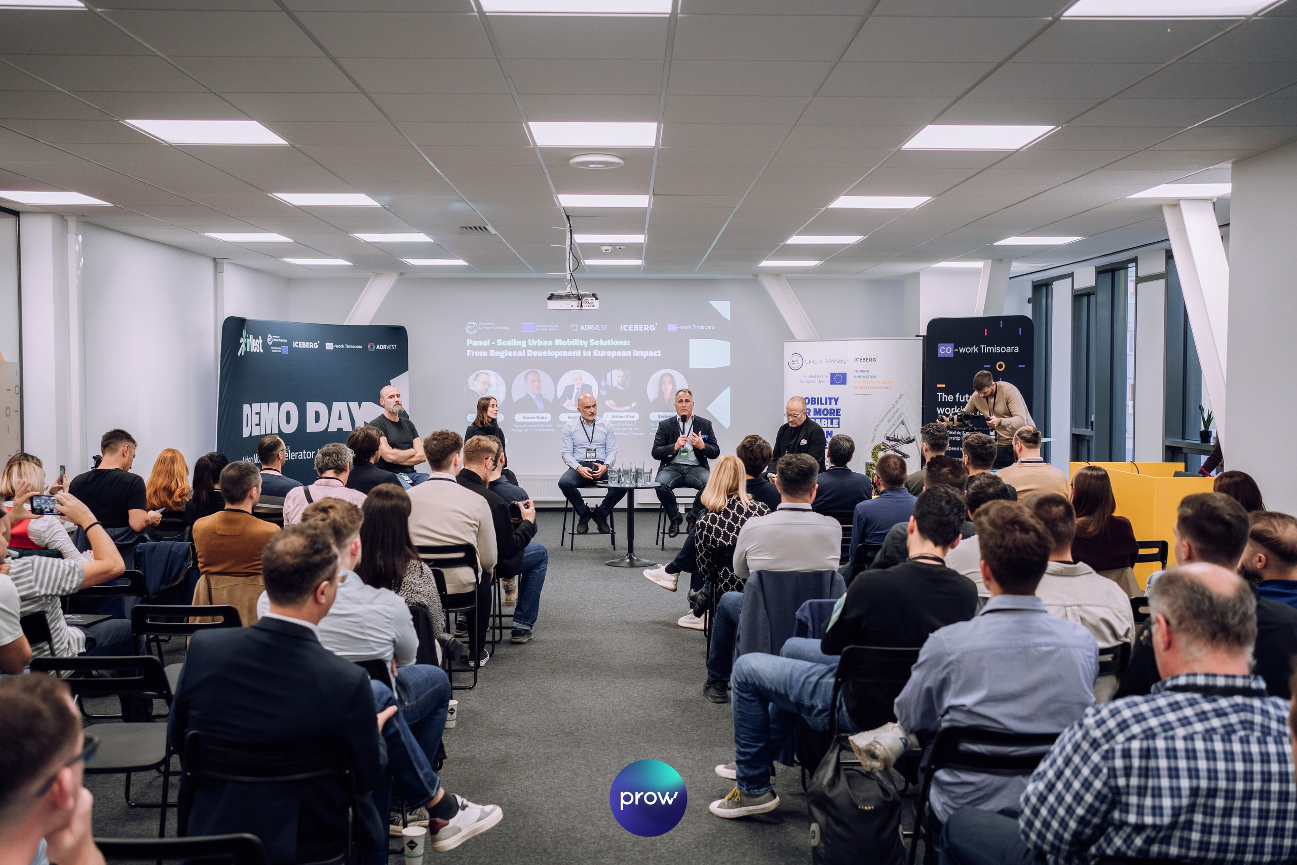 InVest DemoDay @ Cowork. Cozac Cristian Photographer